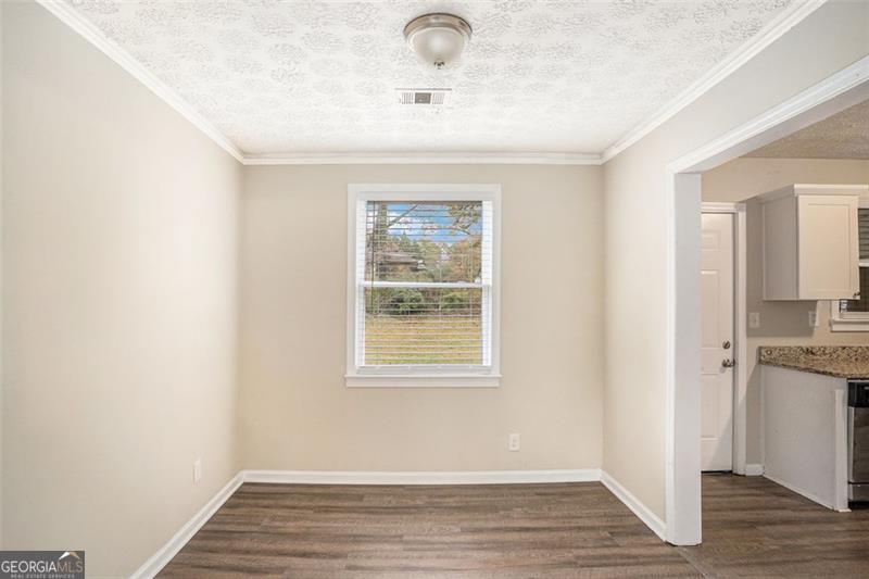 1742 Lynn Lane Property Photo 7