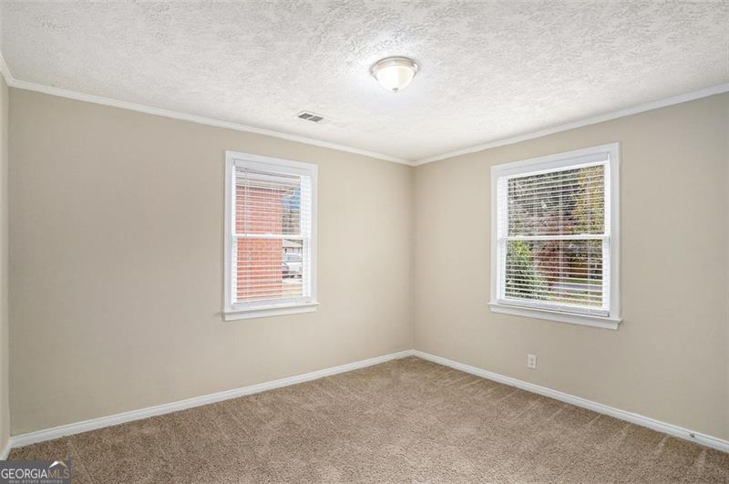 1742 Lynn Lane Property Photo 14
