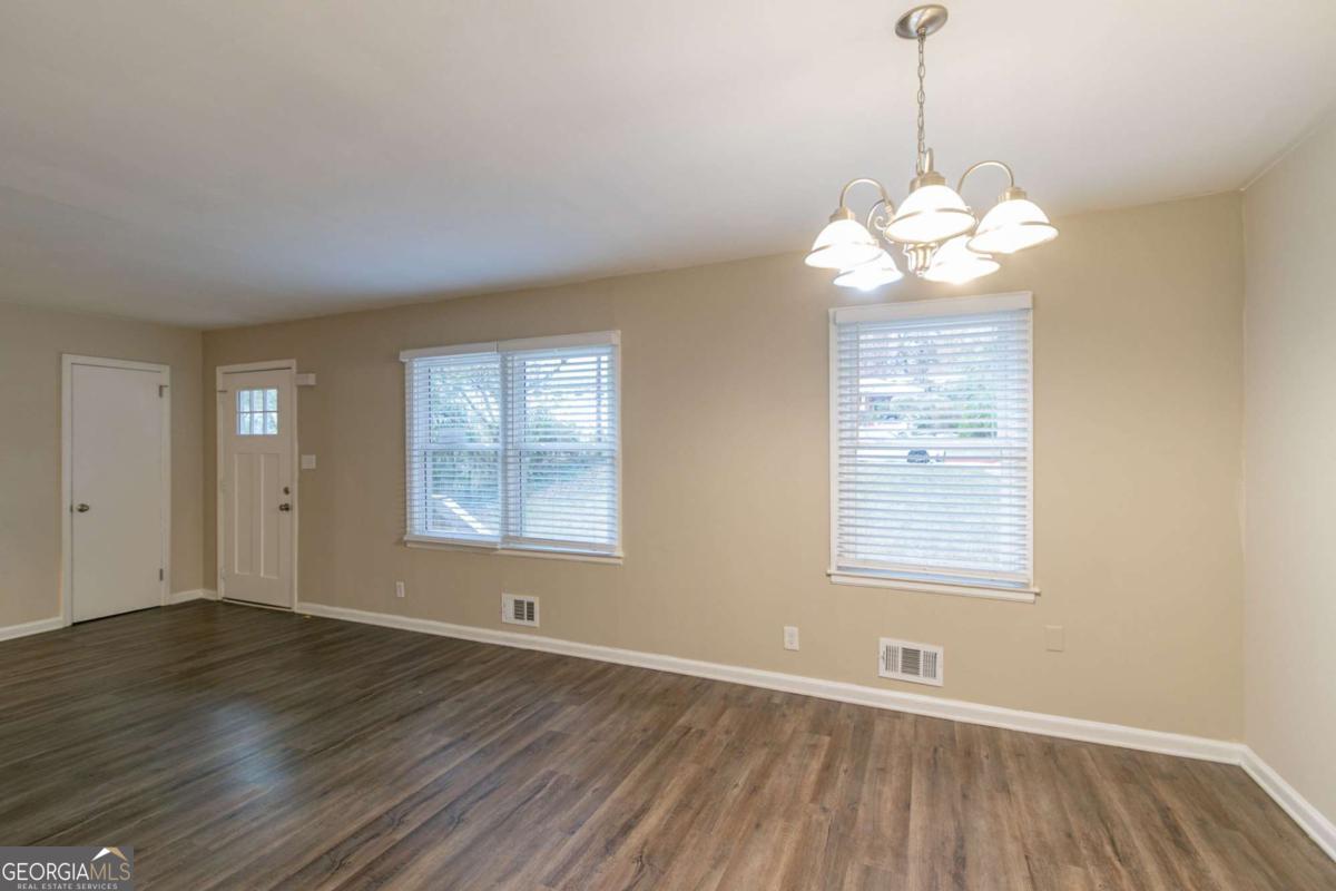 2479 Brentwood Road Property Photo 2