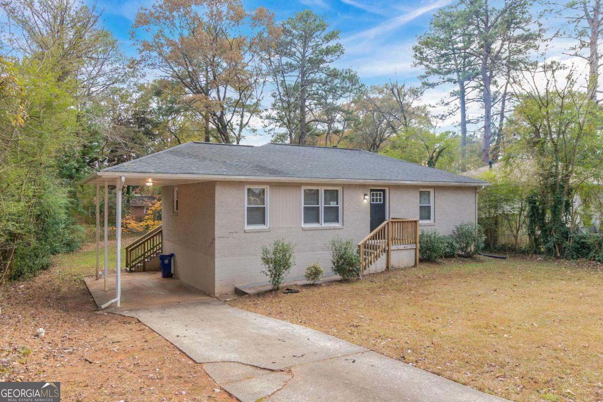2479 Brentwood Road Property Photo 3