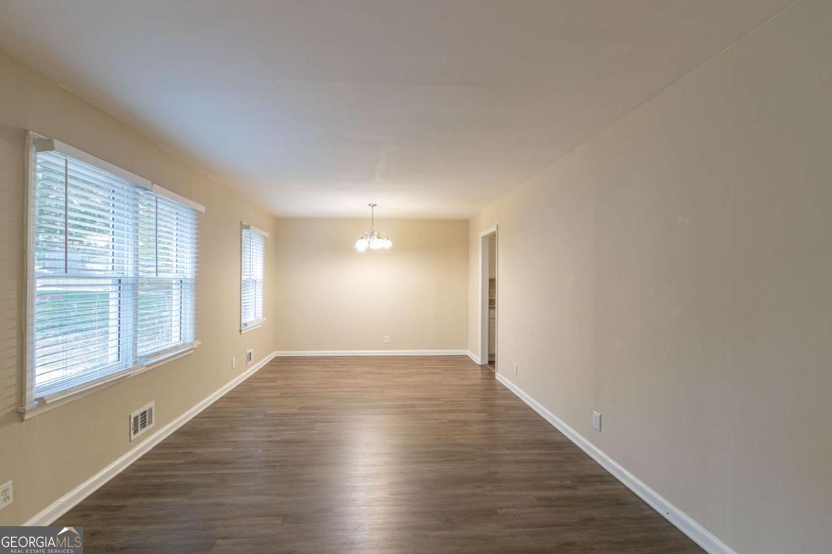 2479 Brentwood Road Property Photo 4