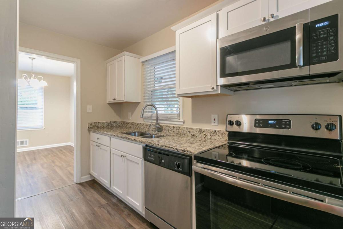 2479 Brentwood Road Property Photo 6