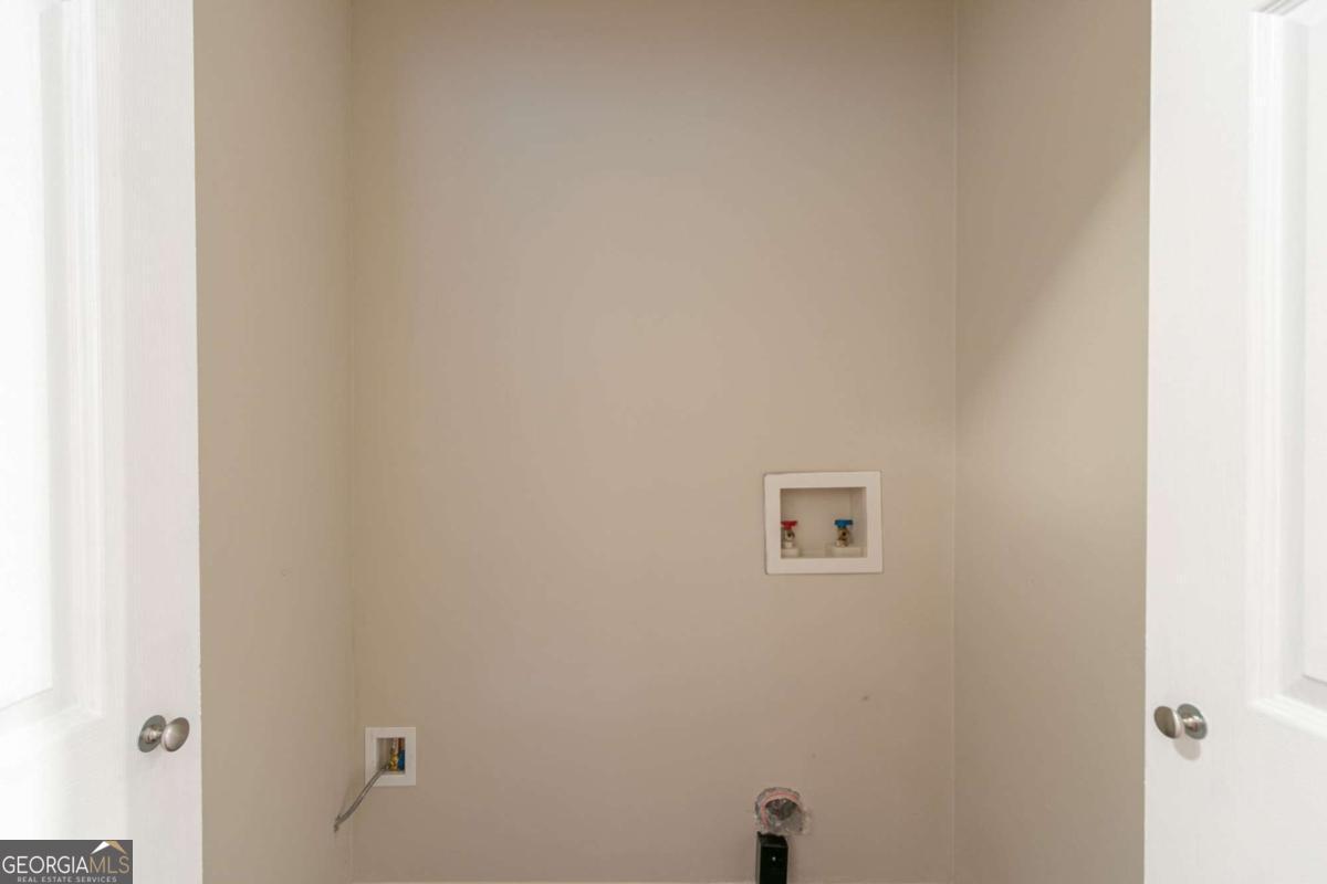 2479 Brentwood Road Property Photo 7