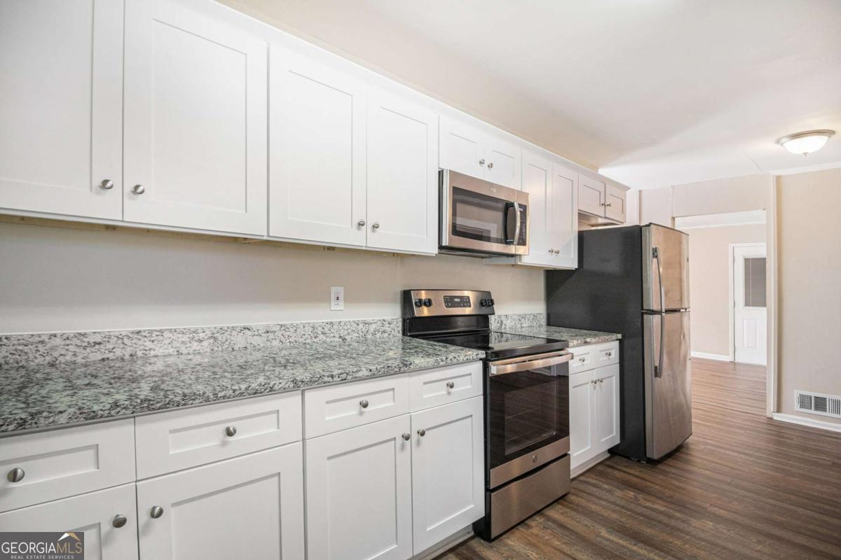 2496 Montezuma Circle Property Photo 8