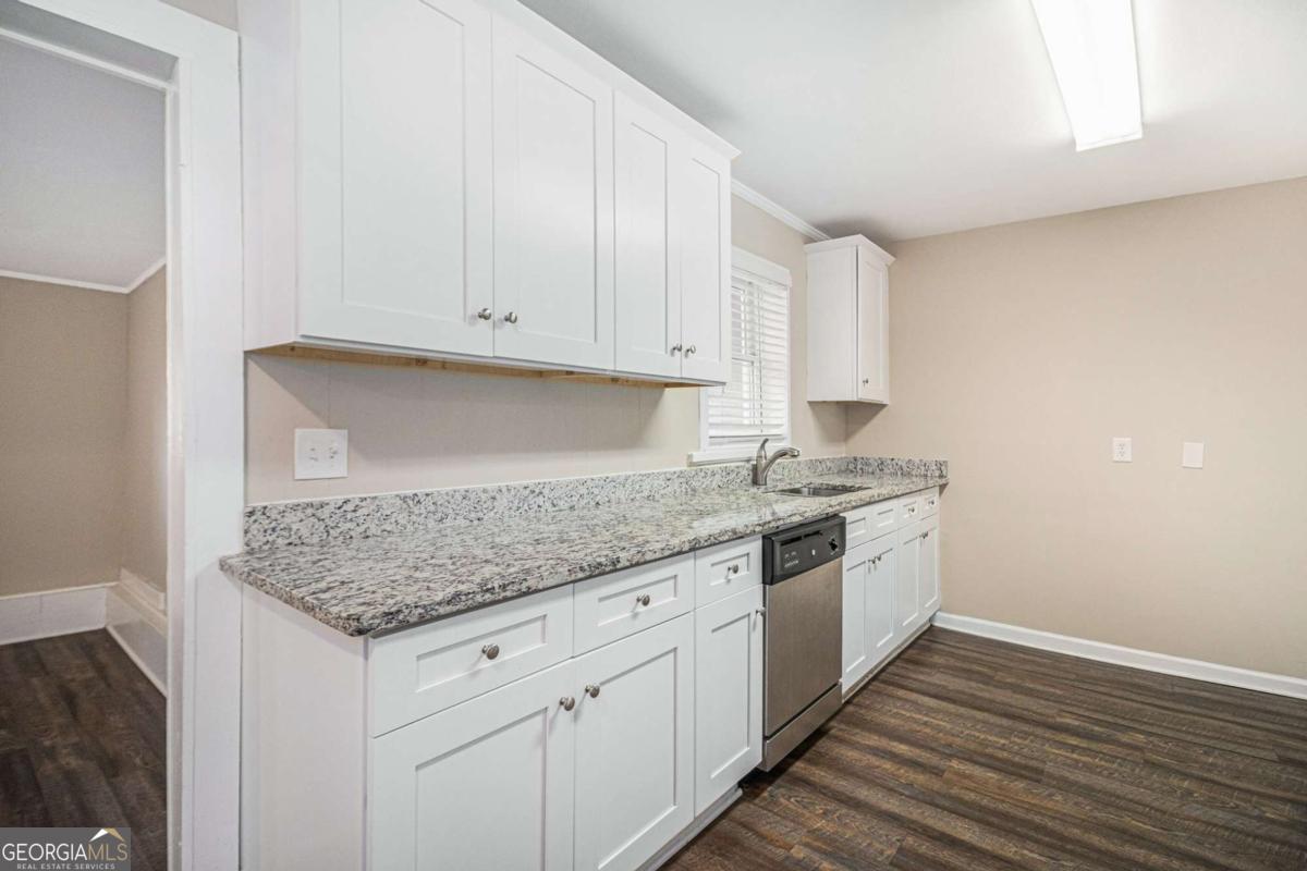 2496 Montezuma Circle Property Photo 9