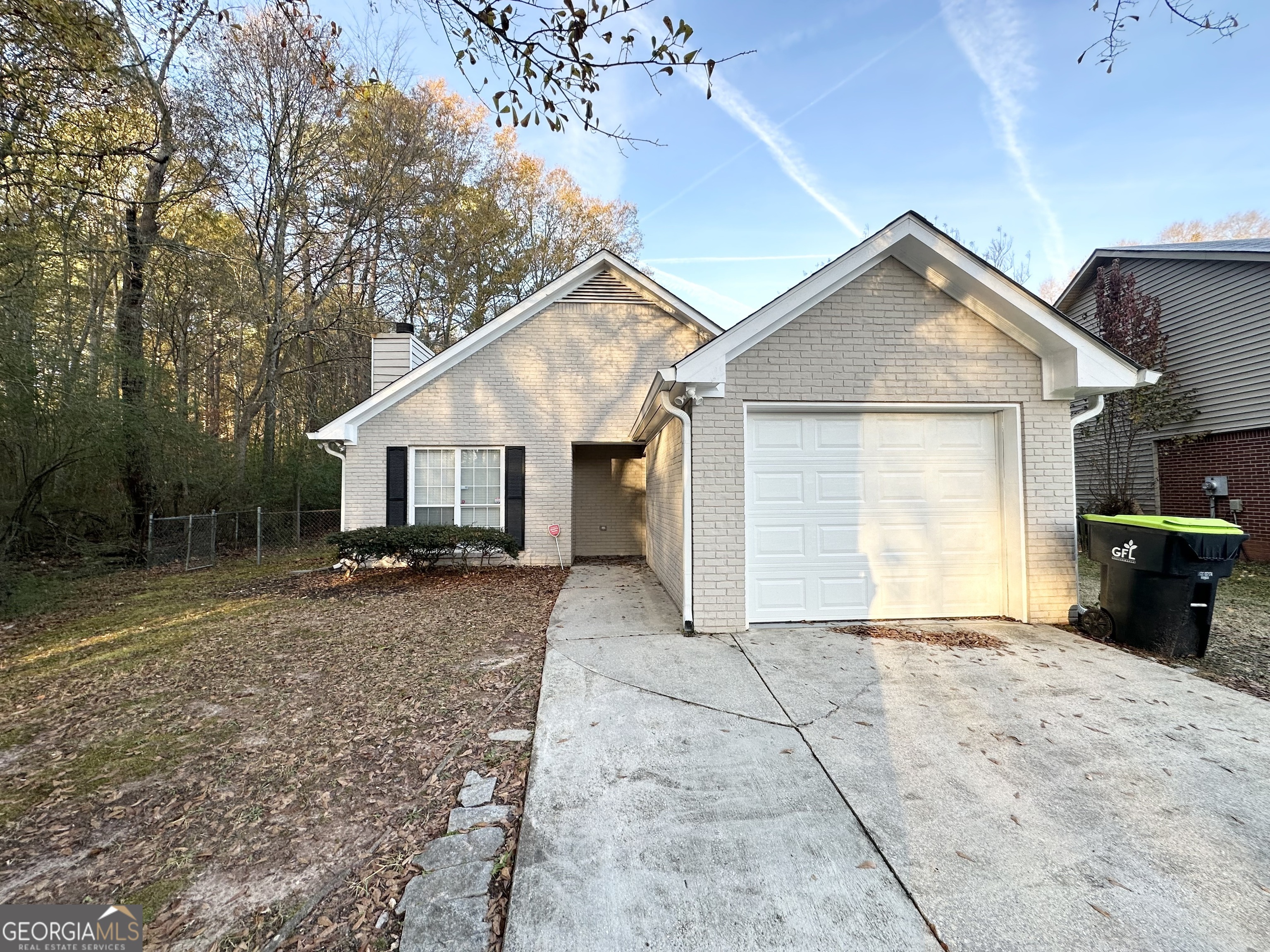 1641 Ne Riverchase Lane Property Photo 2