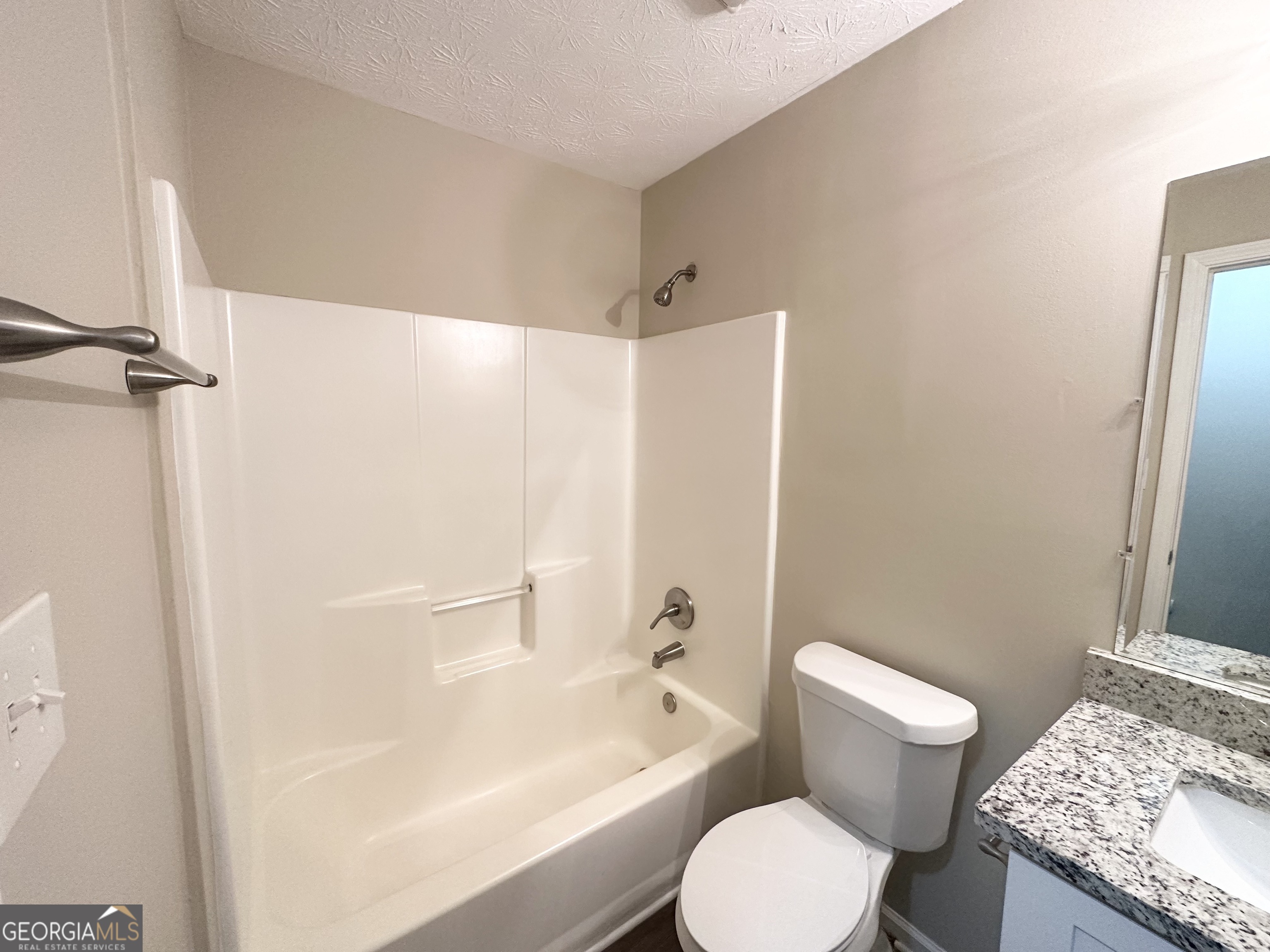1641 Ne Riverchase Lane Property Photo 8