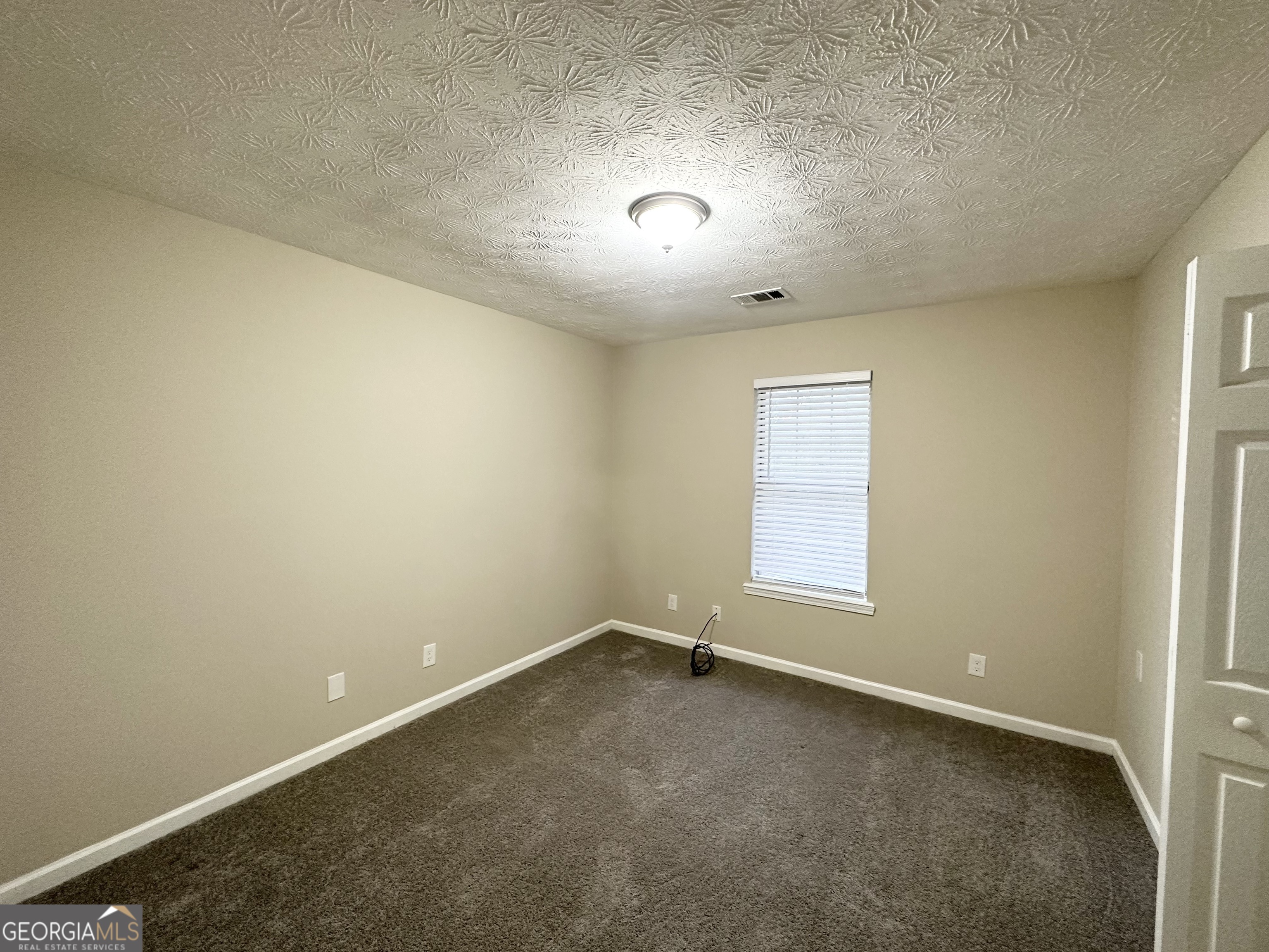 1641 Ne Riverchase Lane Property Photo 9