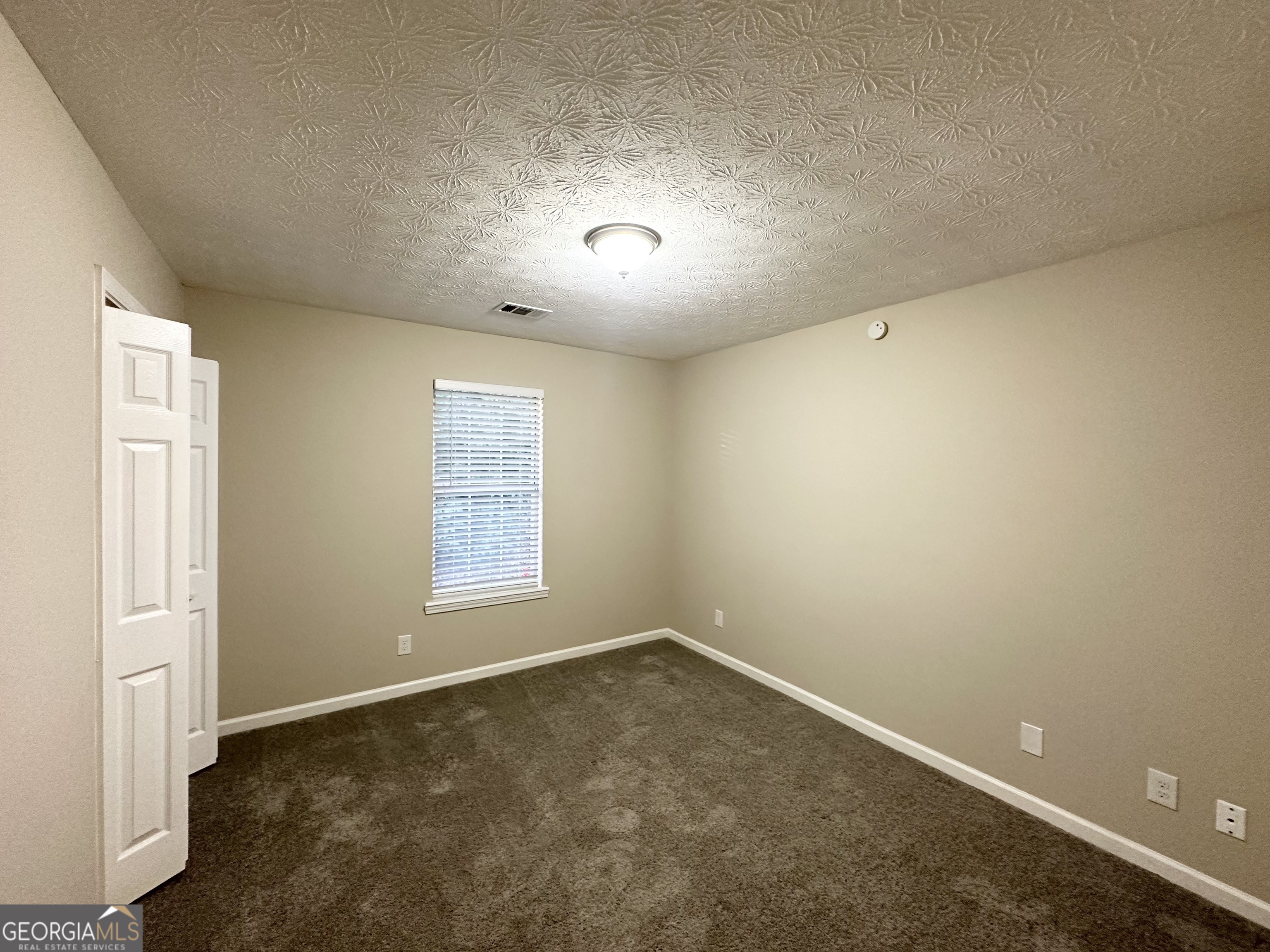 1641 Ne Riverchase Lane Property Photo 10
