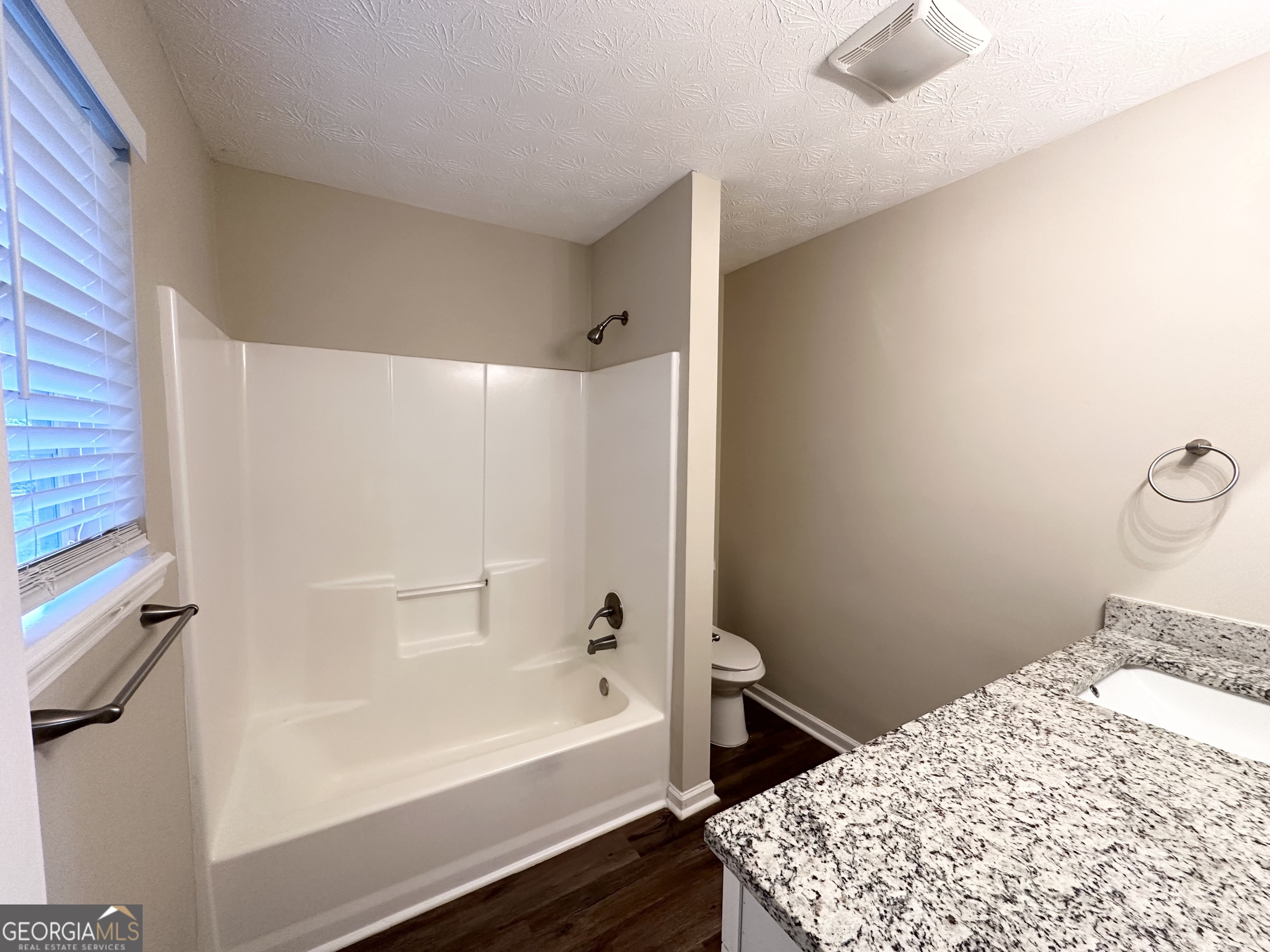 1641 Ne Riverchase Lane Property Photo 13