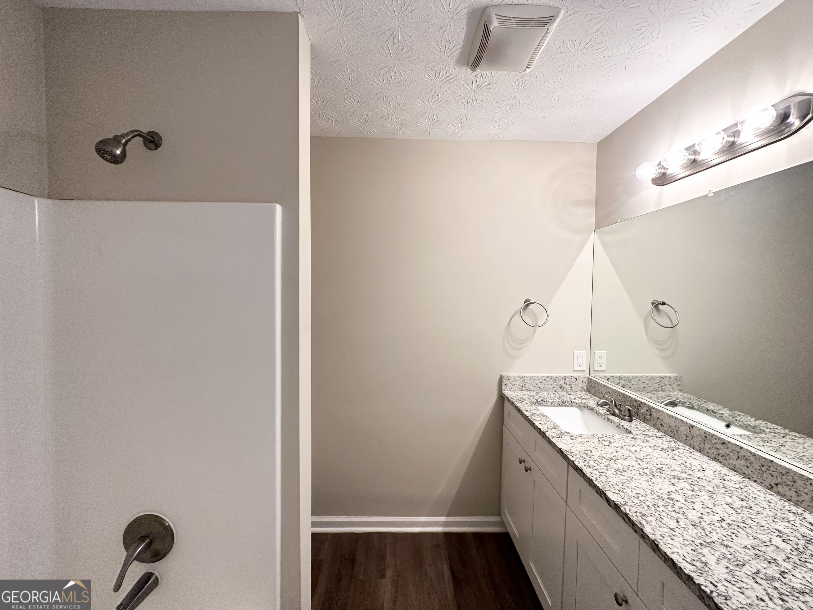 1641 Ne Riverchase Lane Property Photo 14