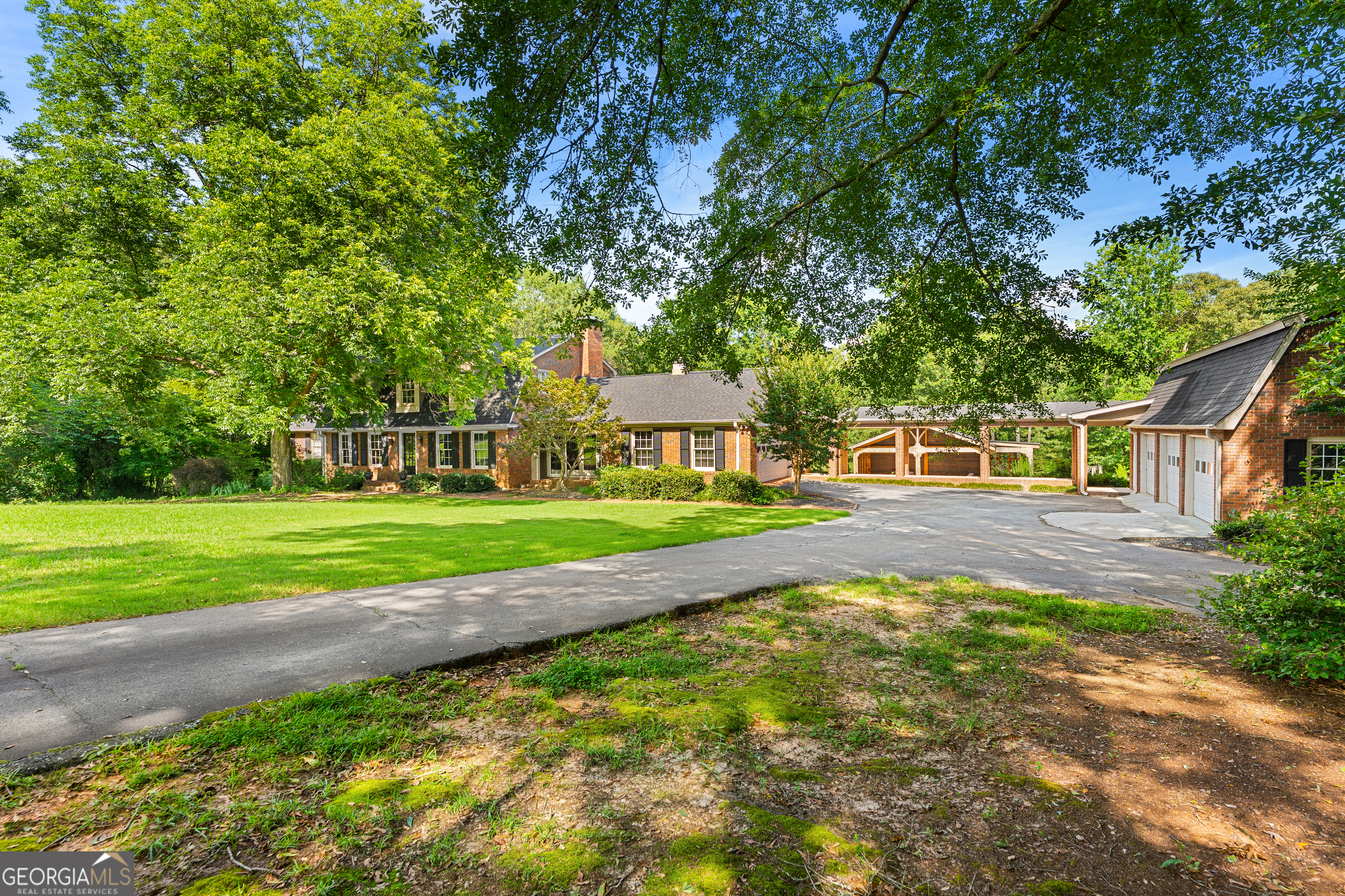 70 Lakeshore Drive Property Photo 4