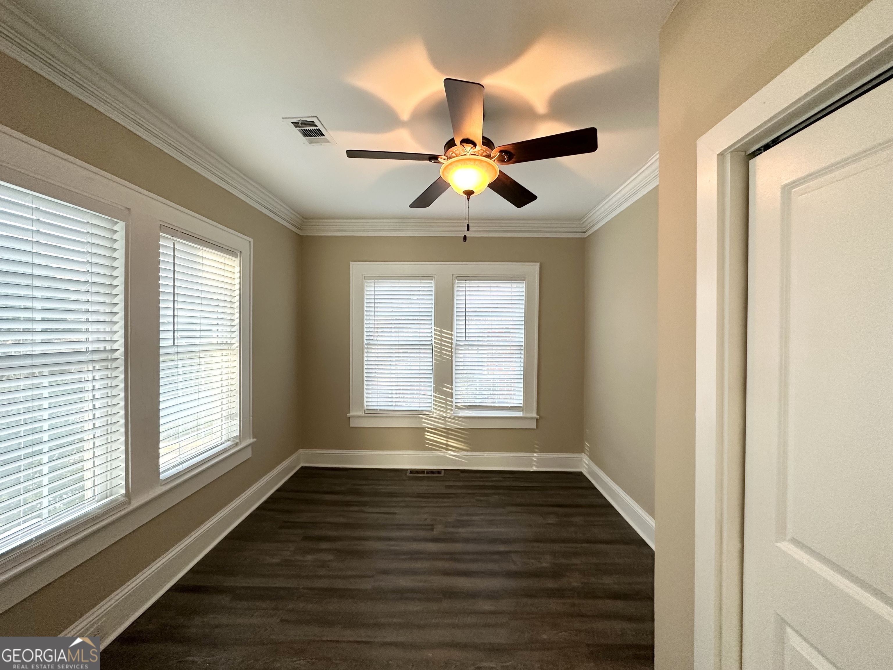 555 Holly Street Nw Property Photo 4