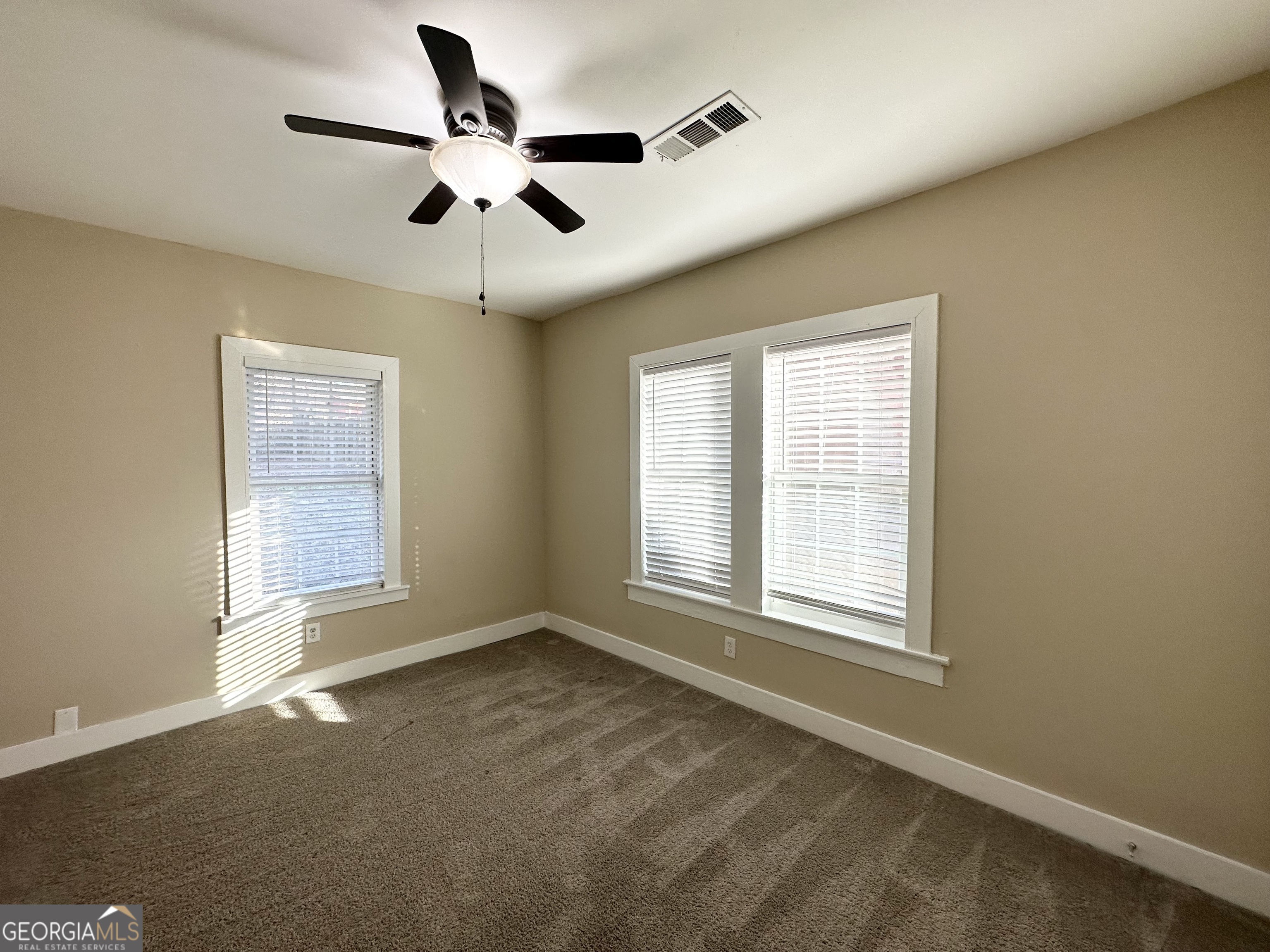 555 Holly Street Nw Property Photo 8