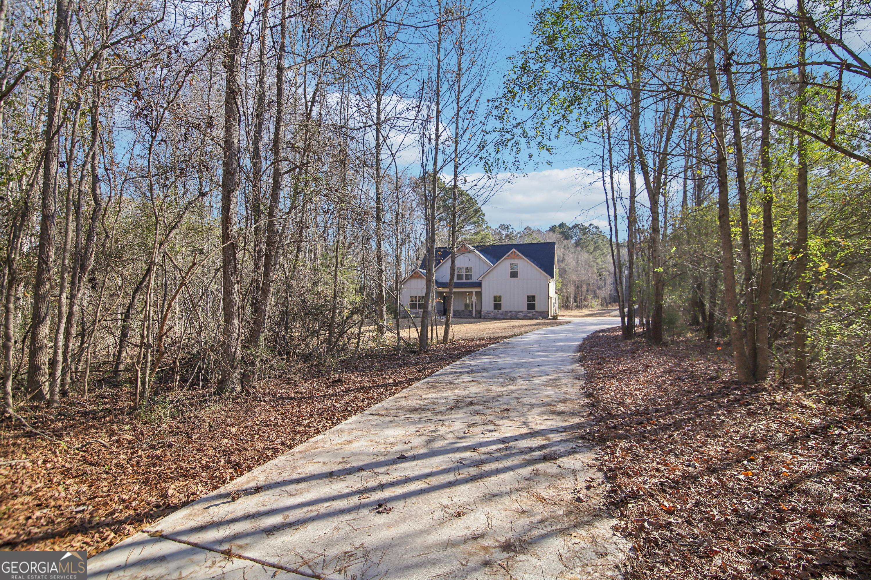 233 Irish Hill Drive Property Photo 4