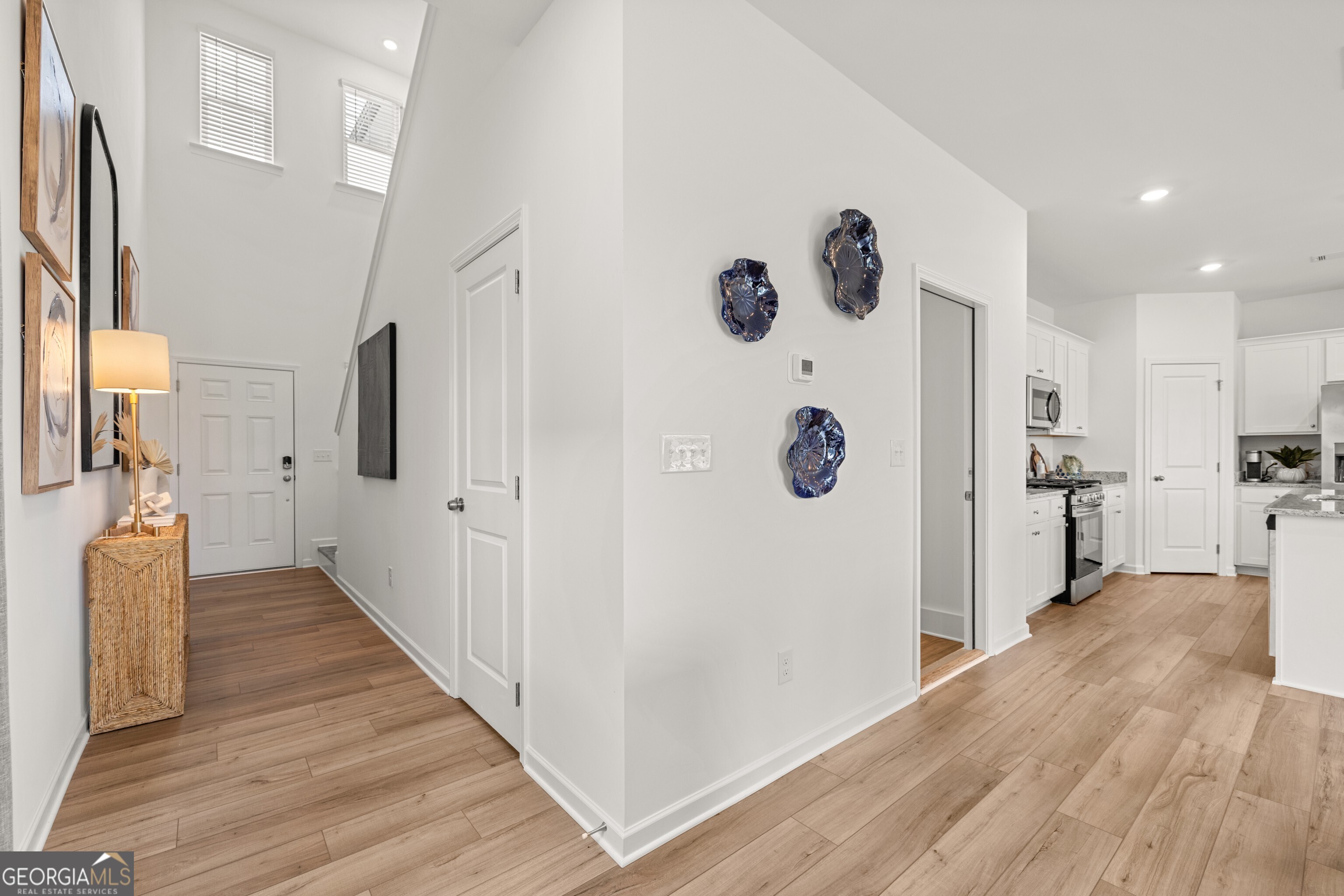 128 Rolling Meadow Way Property Photo 4