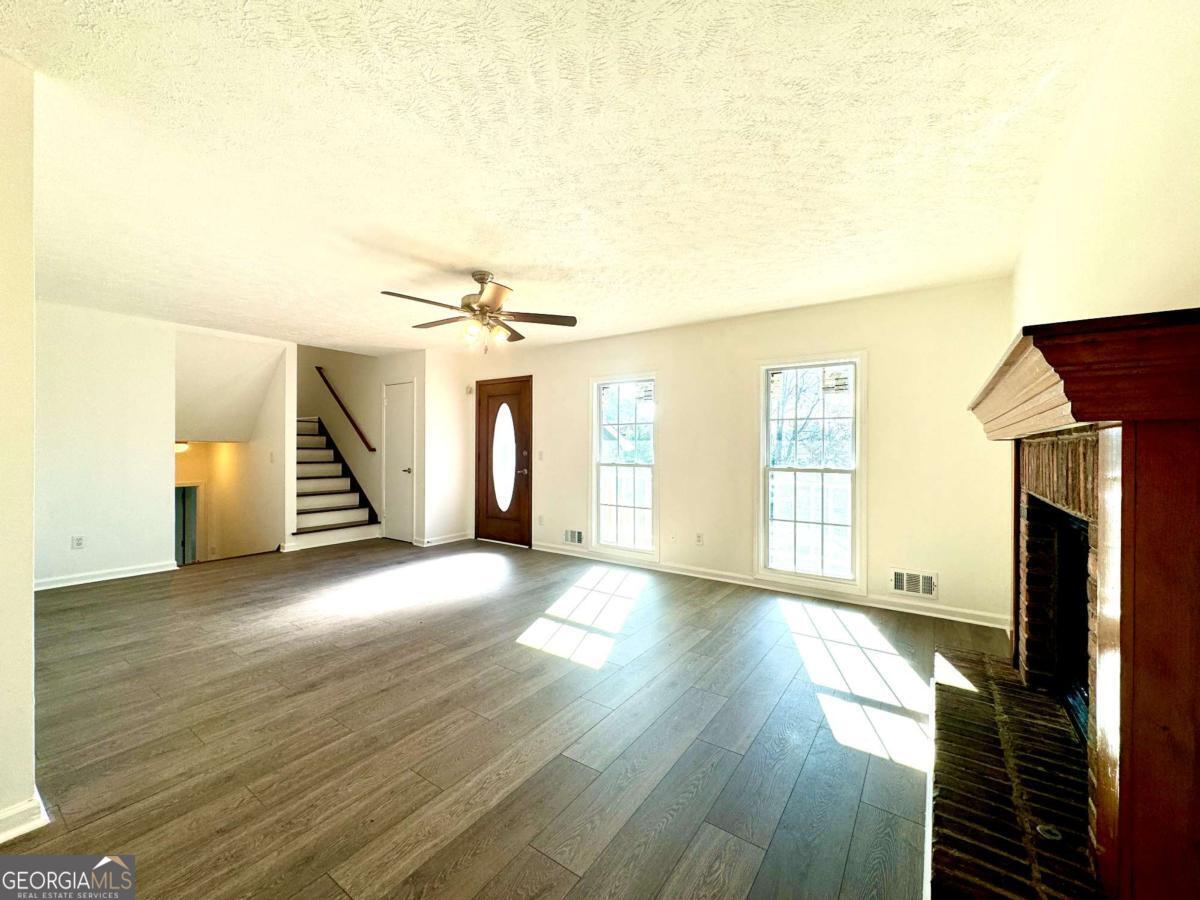 3945 Peninsula Court Property Photo 5