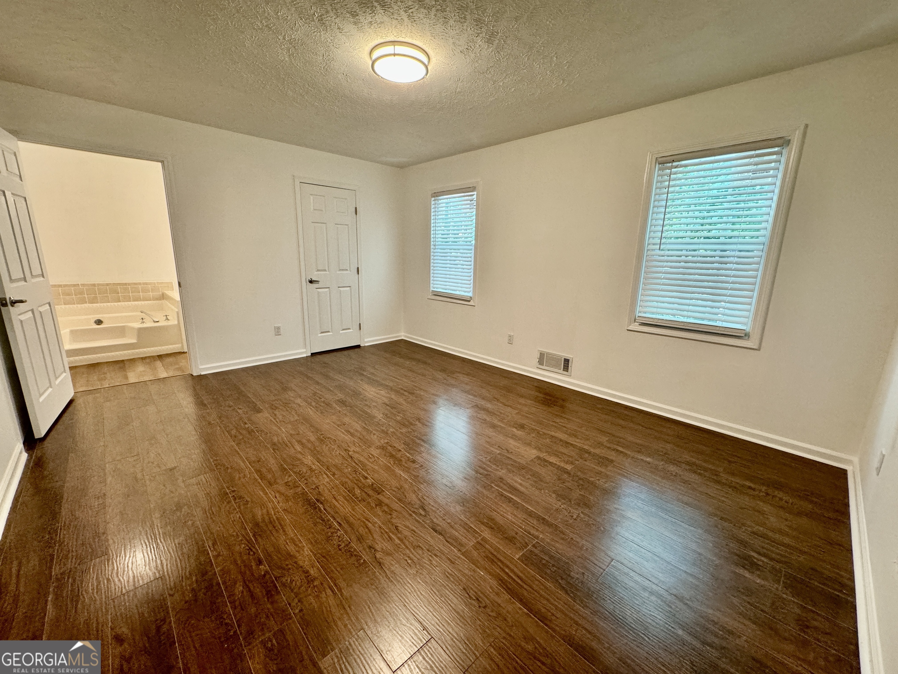 3945 Peninsula Court Property Photo 27