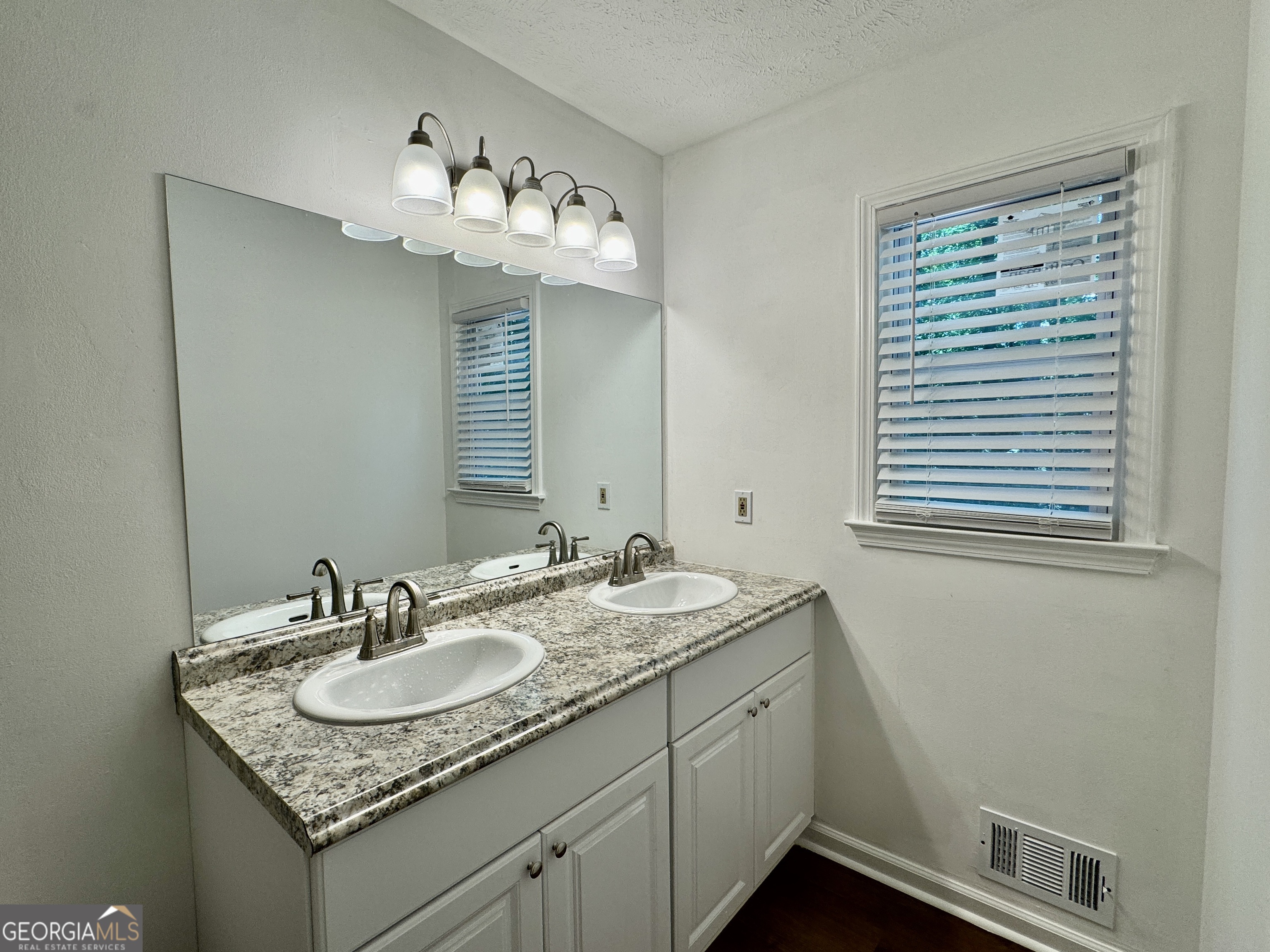 3945 Peninsula Court Property Photo 33