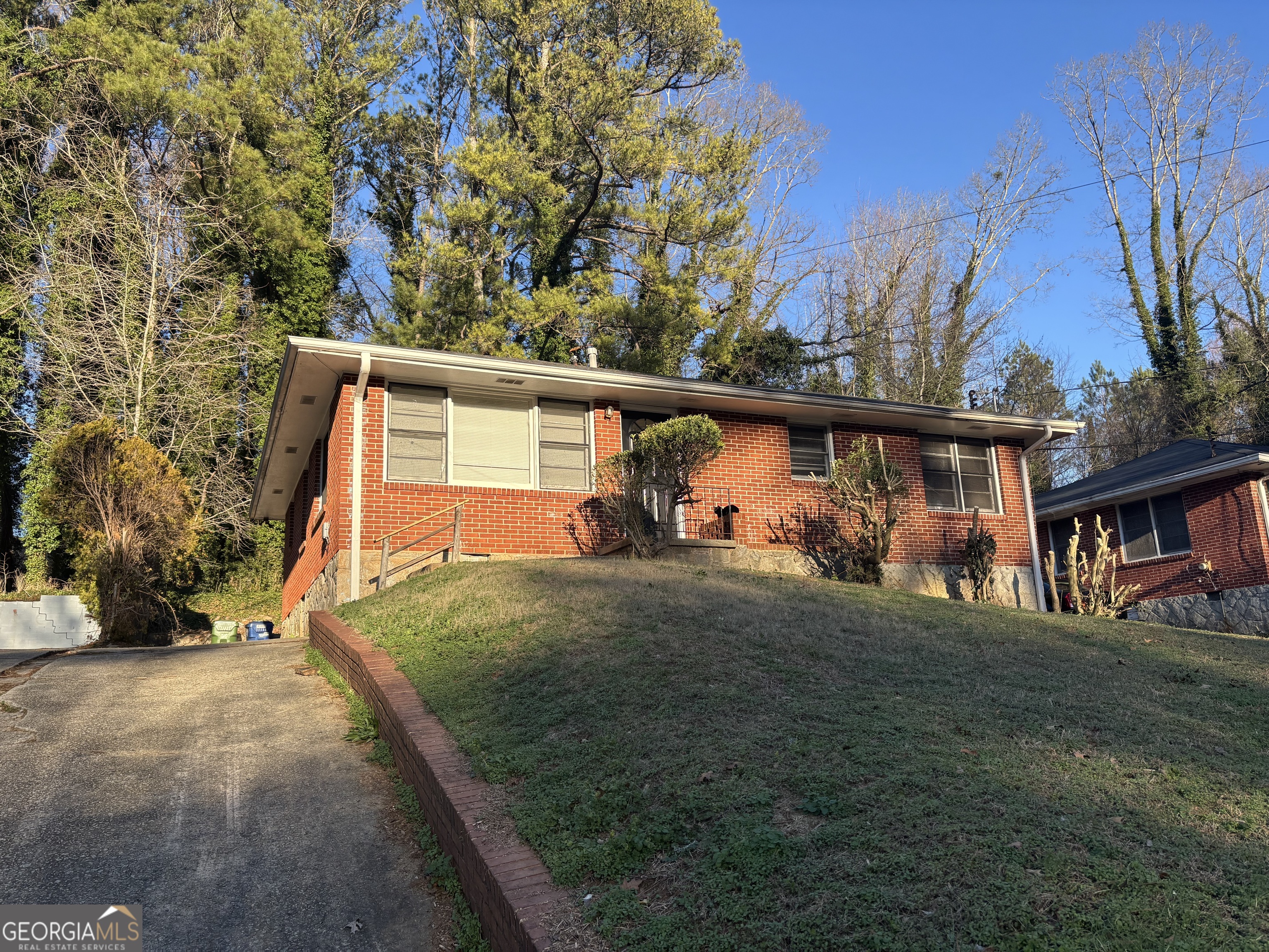 2028 Wells Drive Sw Property Photo 3