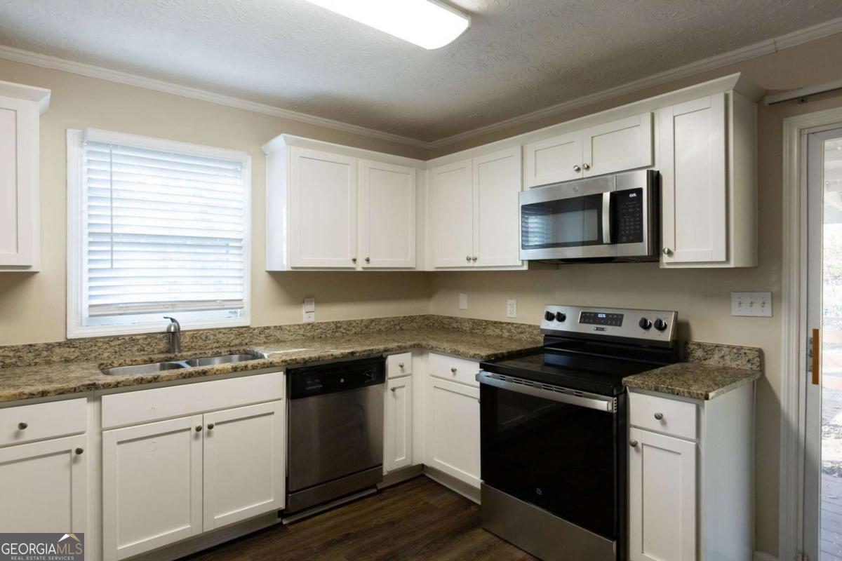 4731 Kings Highway Property Photo 3