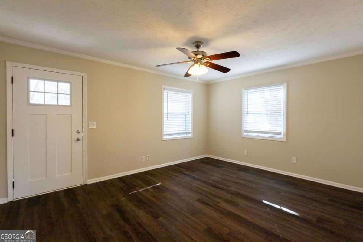4731 Kings Highway Property Photo 8