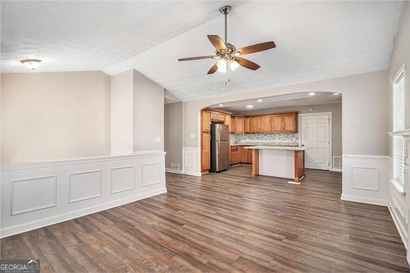 3563 Stratford Property Photo 6