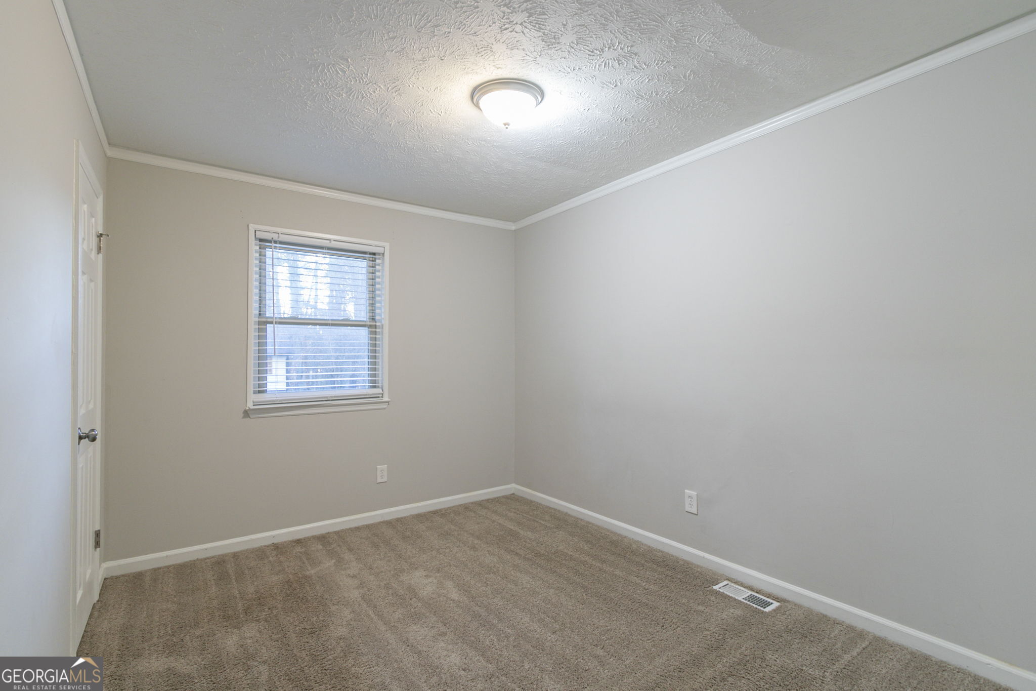 2098 Mallard Crest Property Photo 12