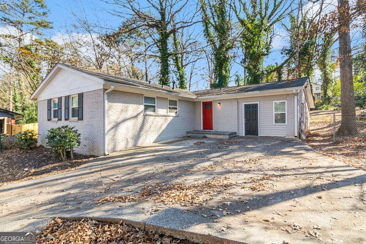 2307 Cresta Property Photo 1