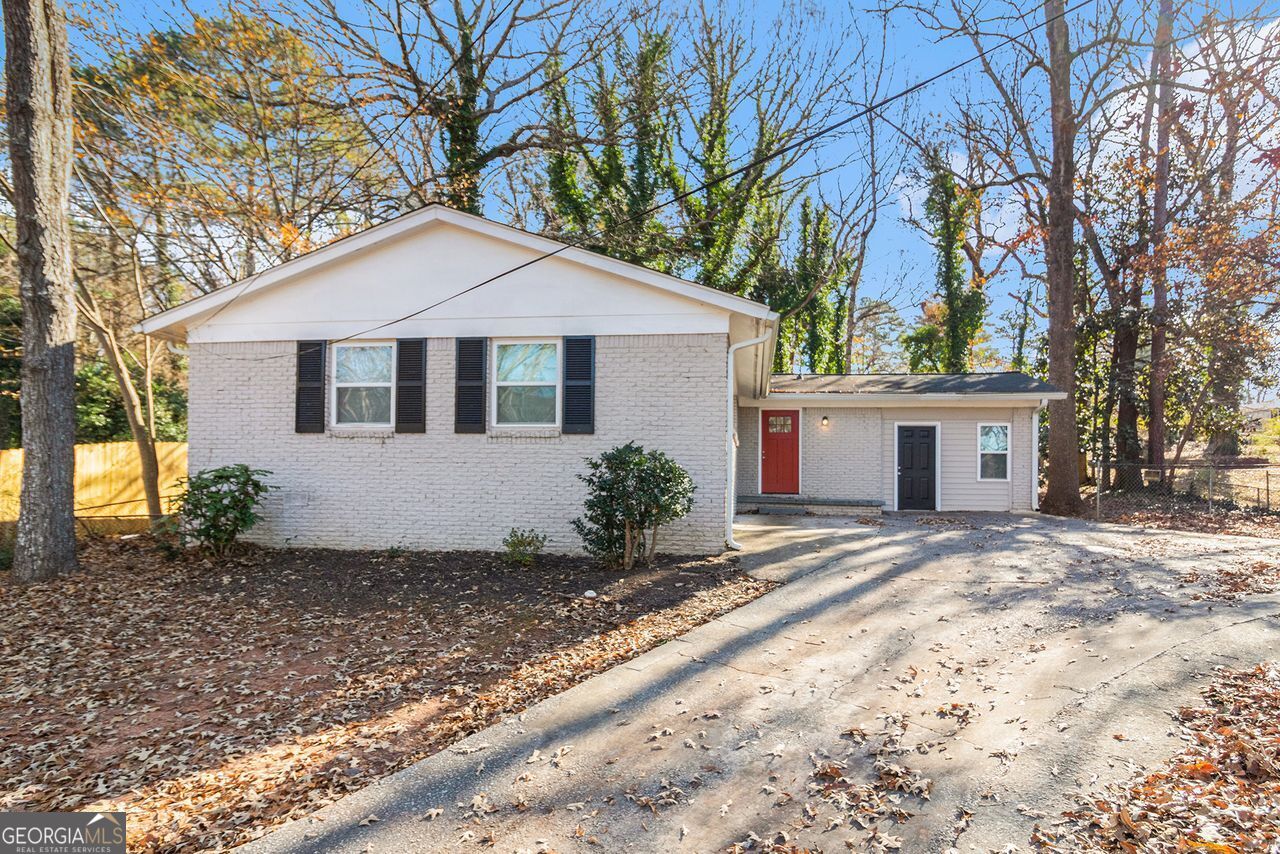 2307 Cresta Property Photo 2