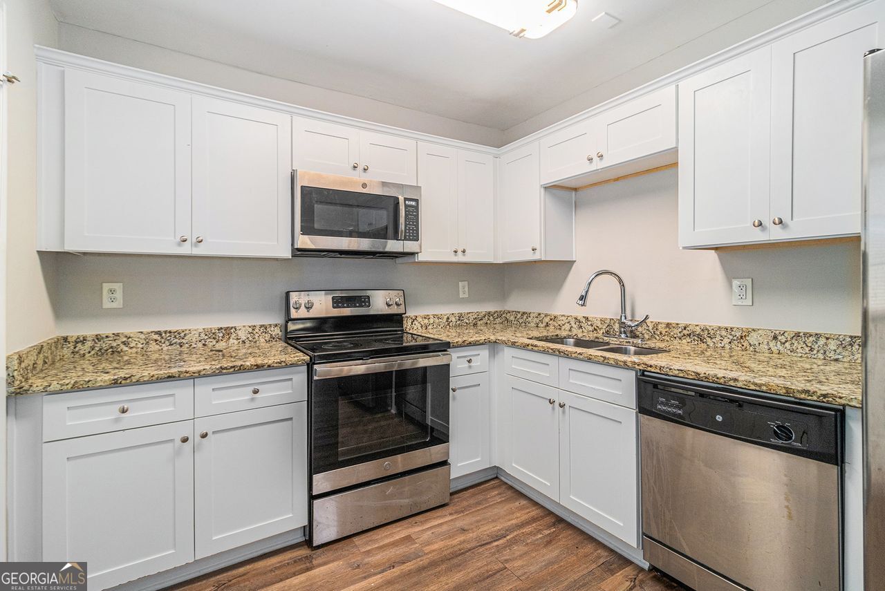 2307 Cresta Property Photo 5