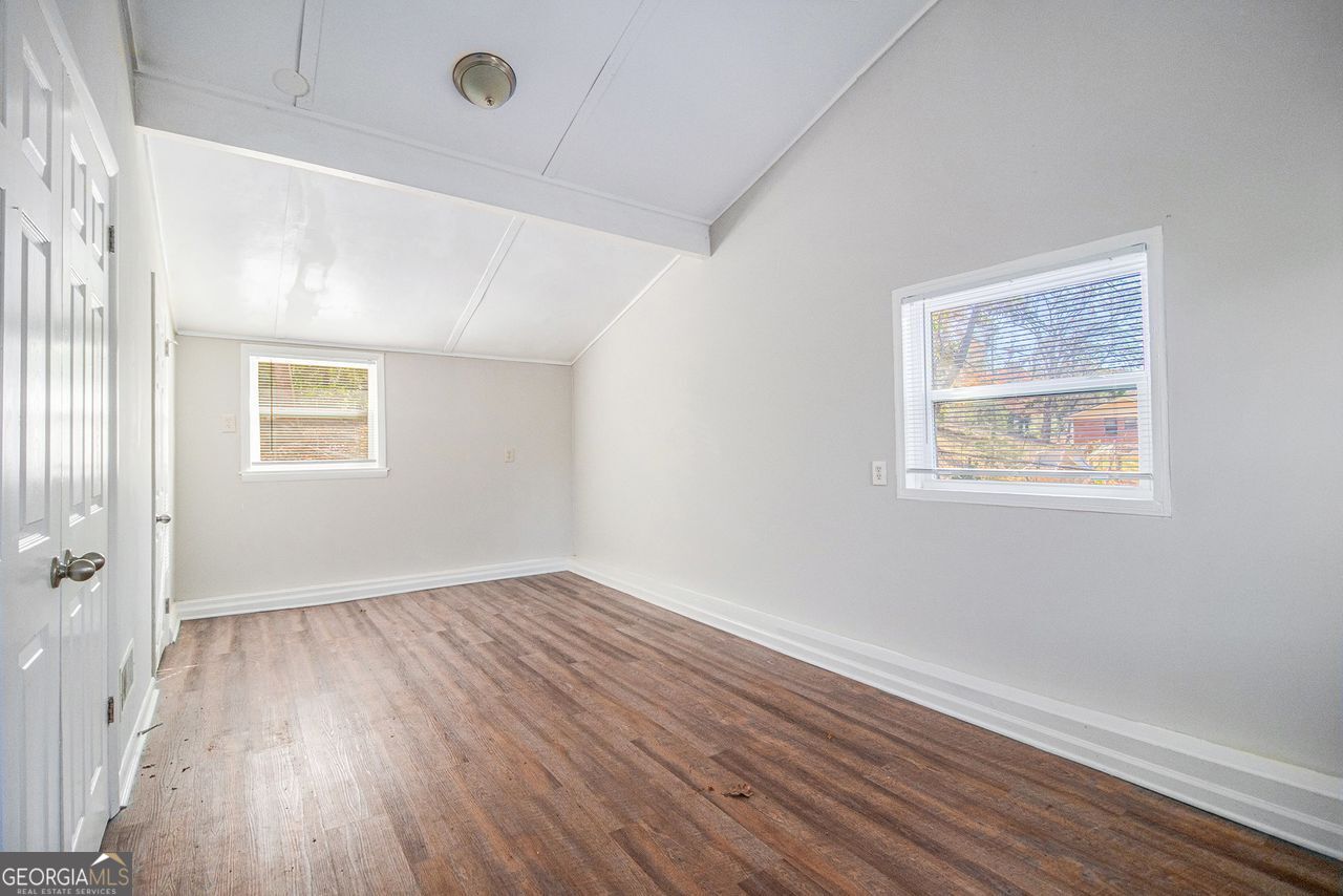 2307 Cresta Property Photo 6