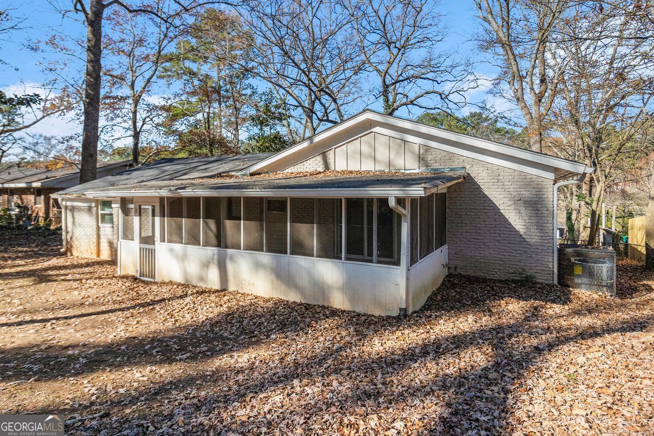 2307 Cresta Property Photo 14