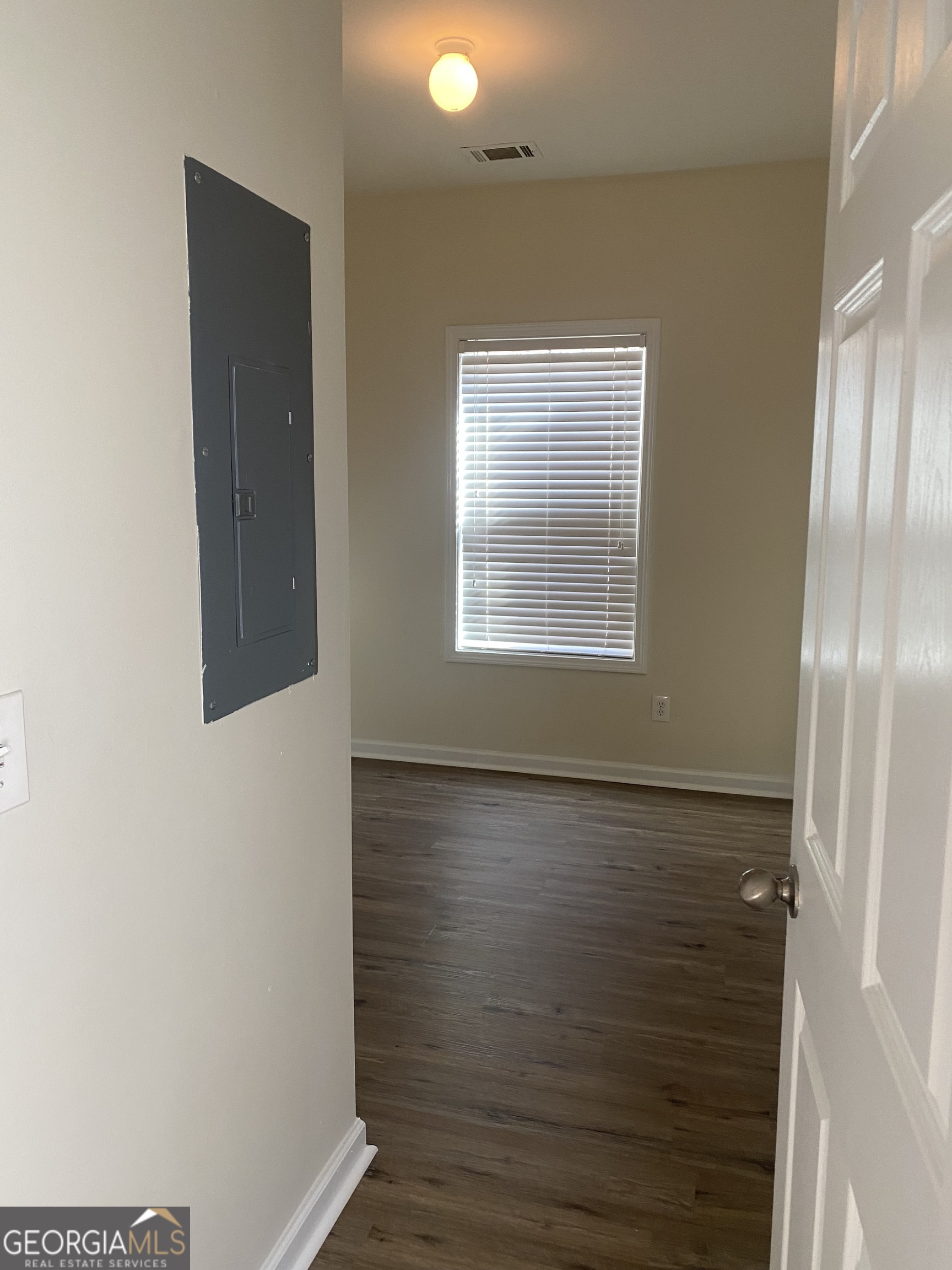 539 Greyhawk Way Property Photo 4
