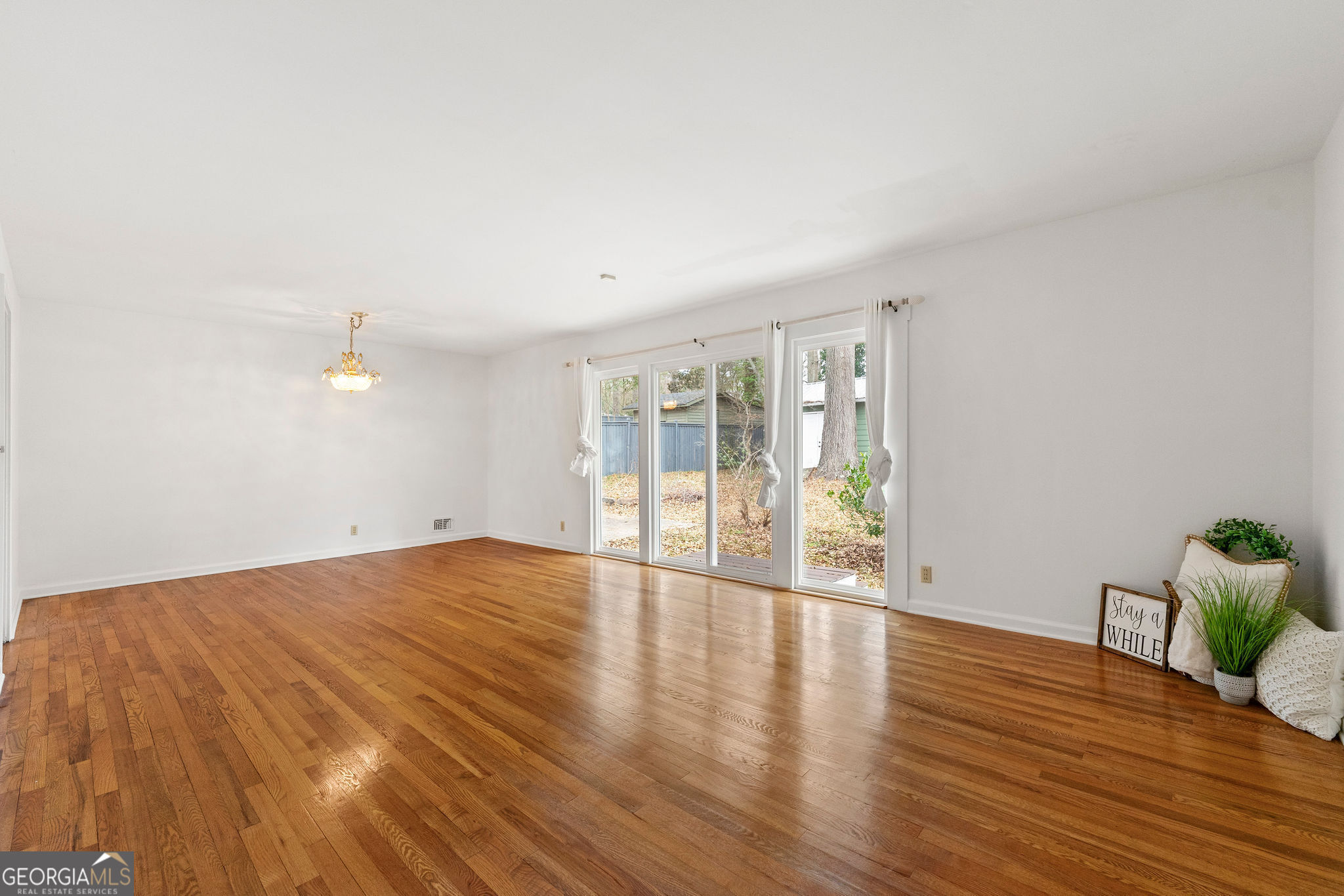 282 Evelyn Street Nw Property Photo 5