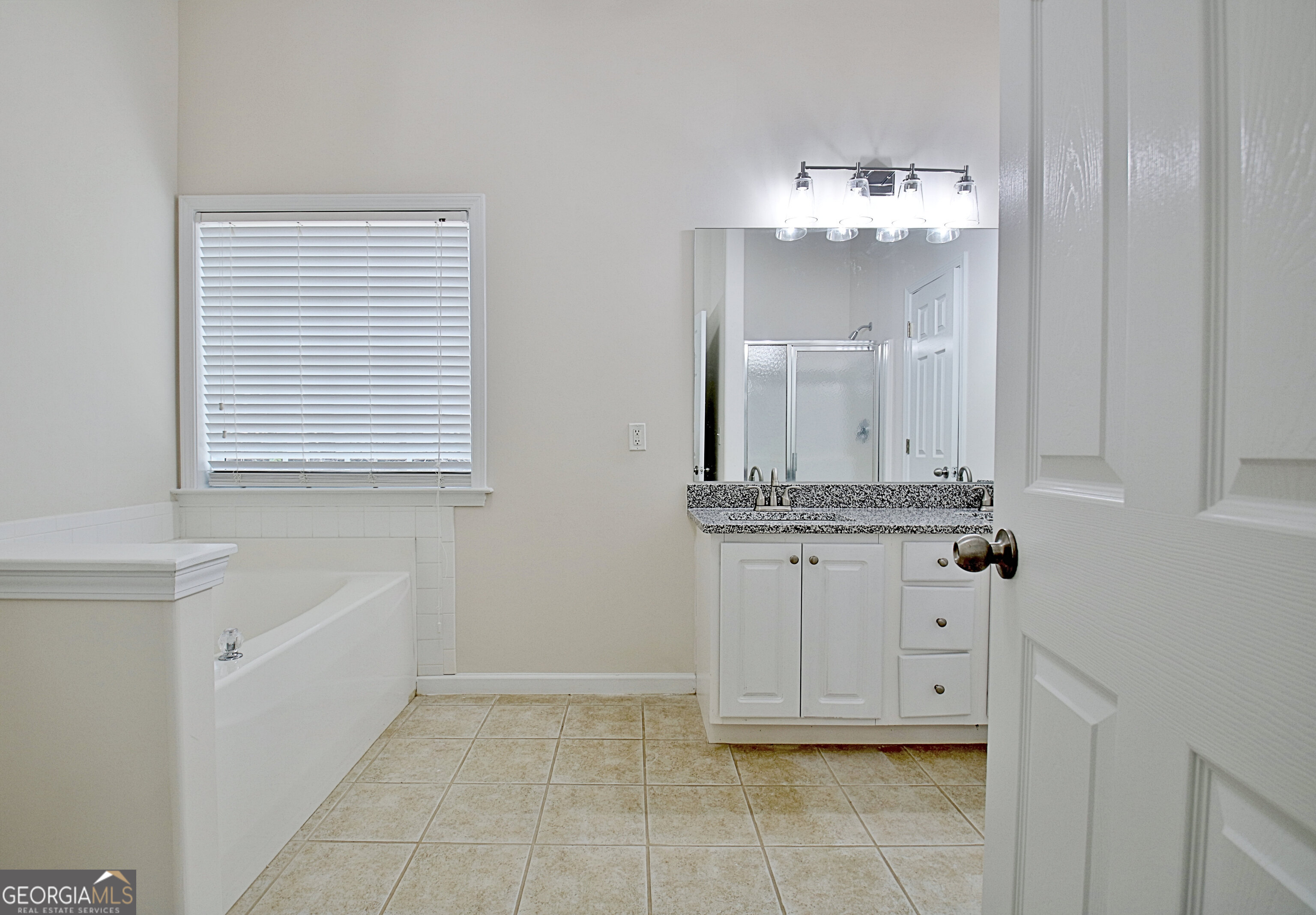 33 Ball Street Property Photo 45