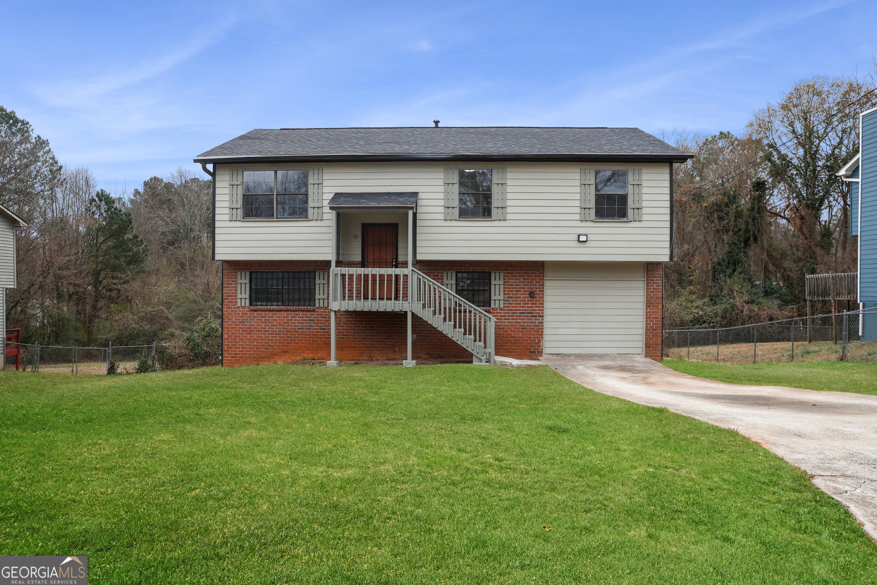 2729 Oxford Drive Property Photo 1