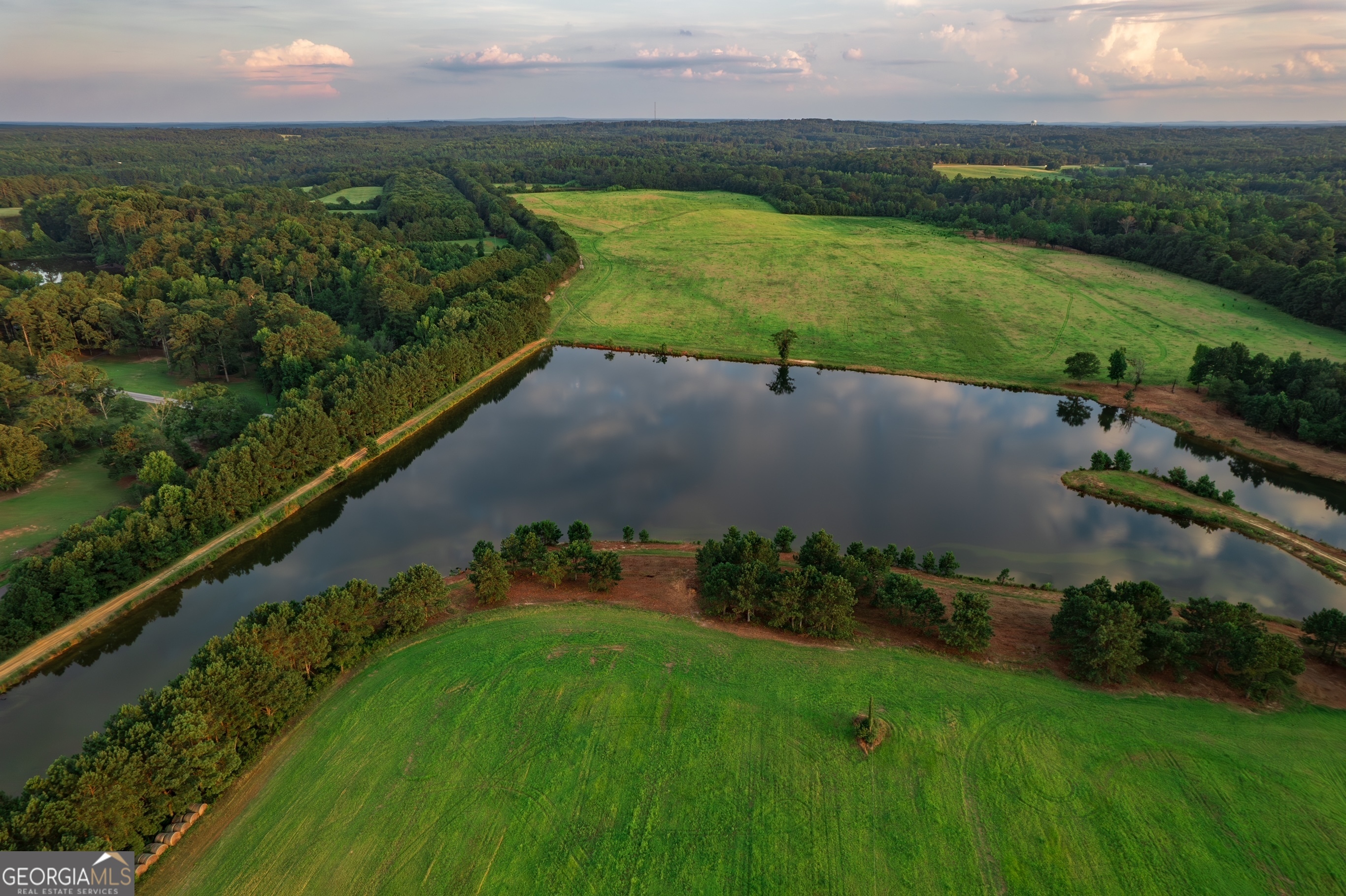 583 Hamil Road Property Photo 4
