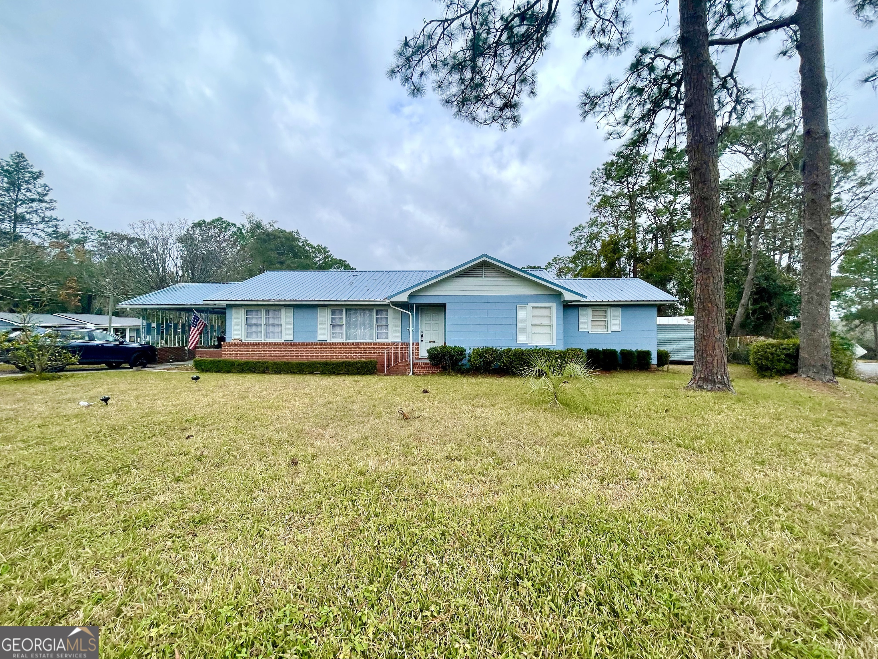 1715 City Boulevard Property Photo 1