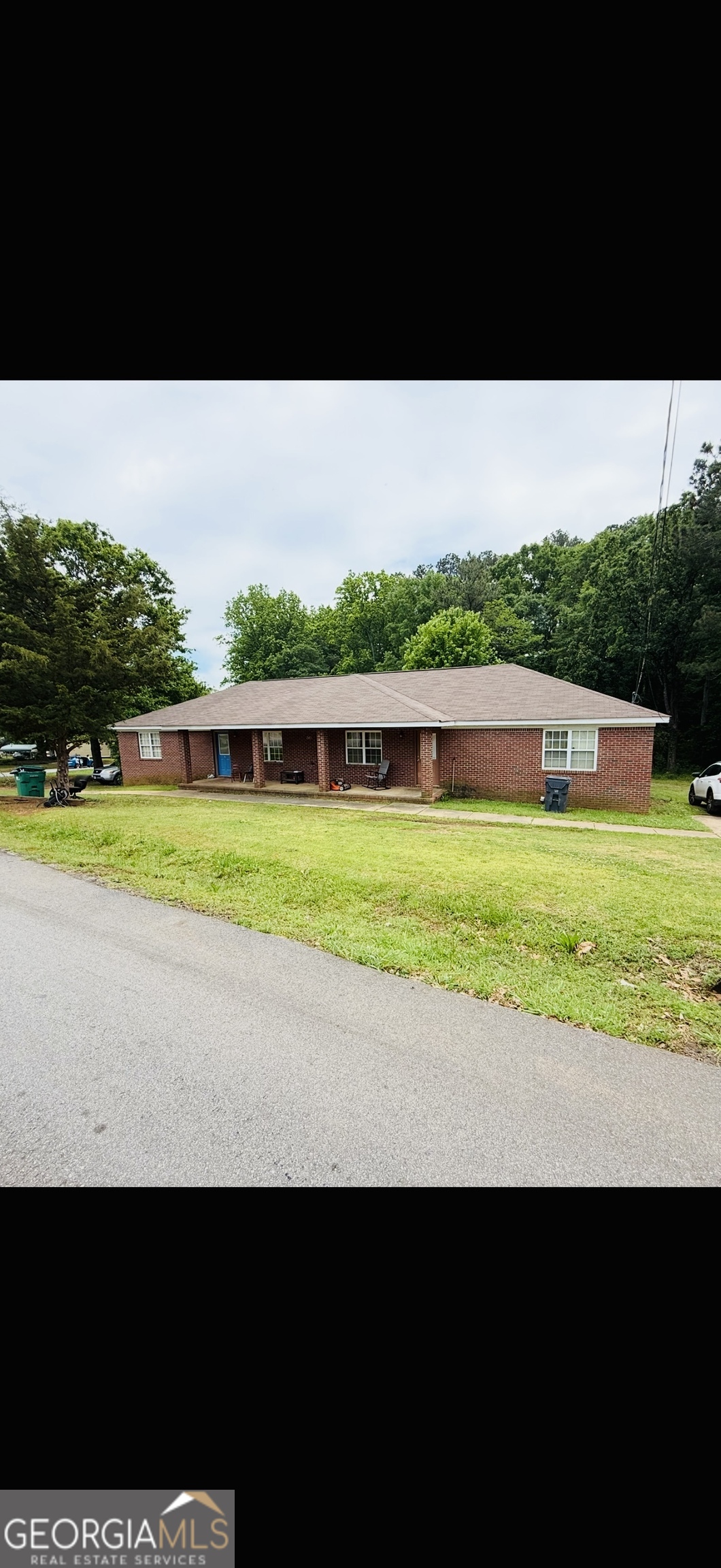 241 E Ash Street Property Photo 1