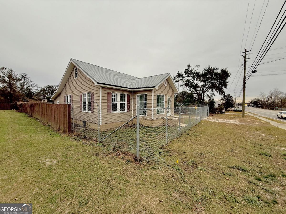 66 W Coffee Street Property Photo