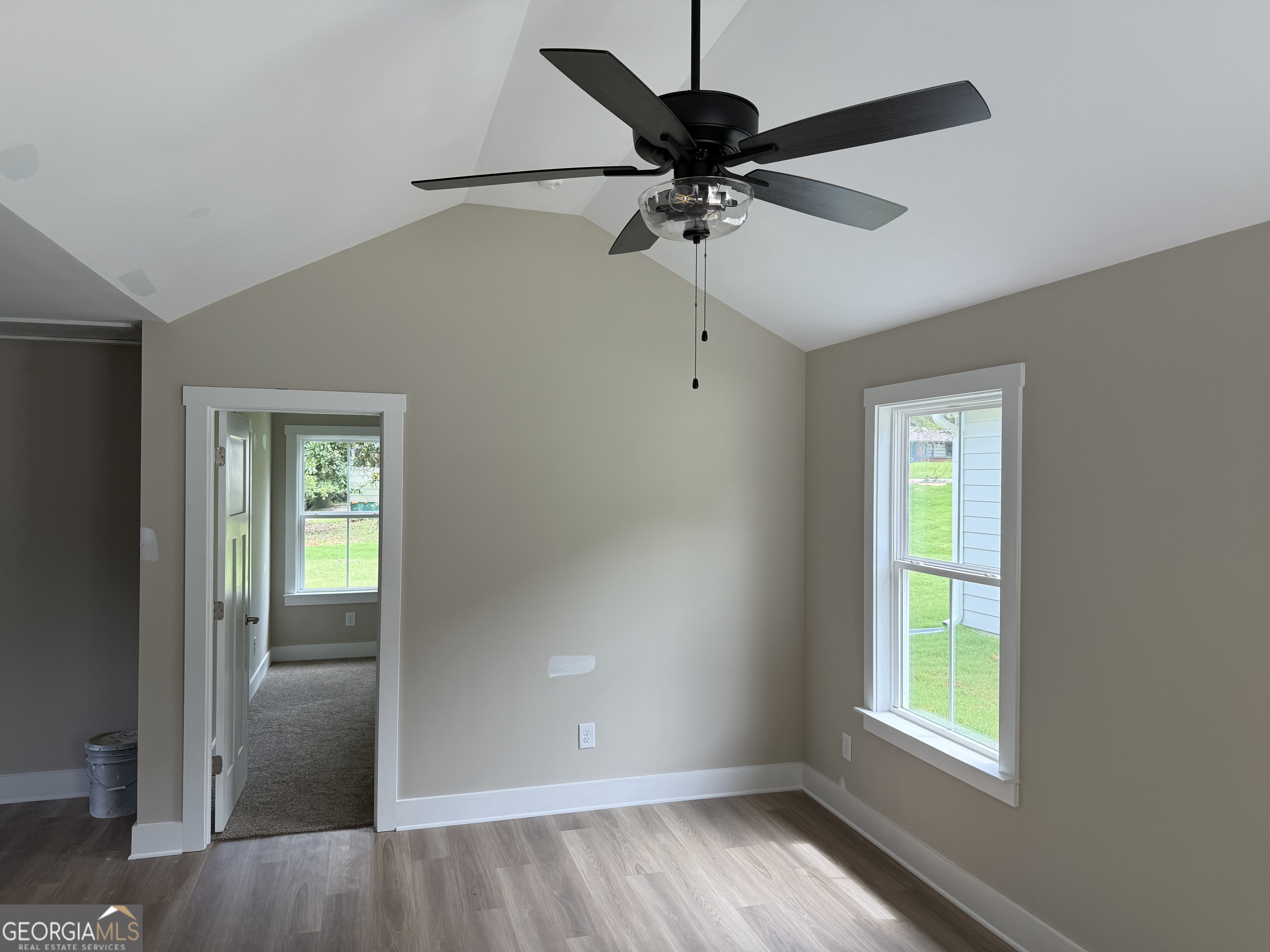 900 B N Parkway Property Photo 2