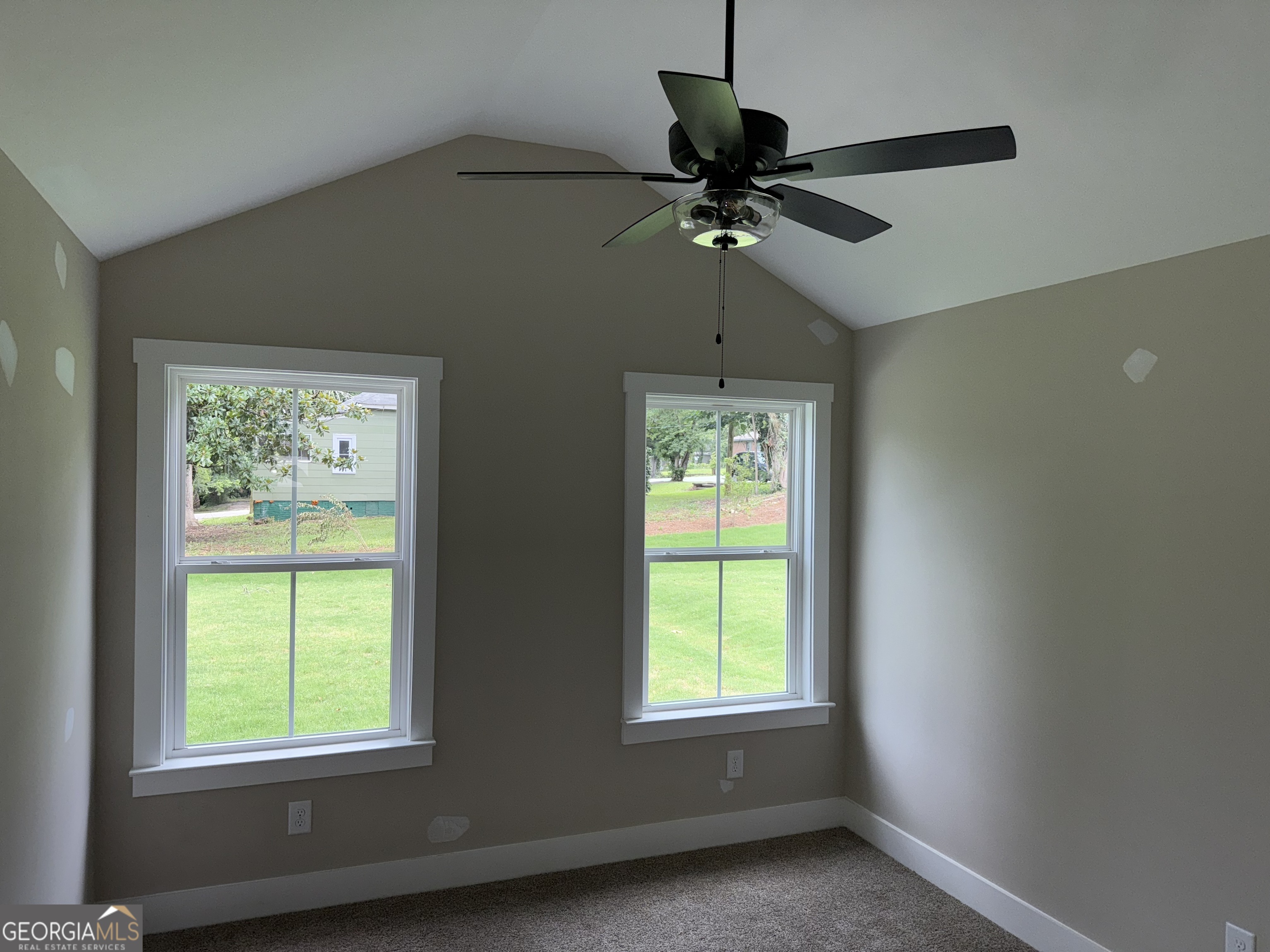 900 B N Parkway Property Photo 7