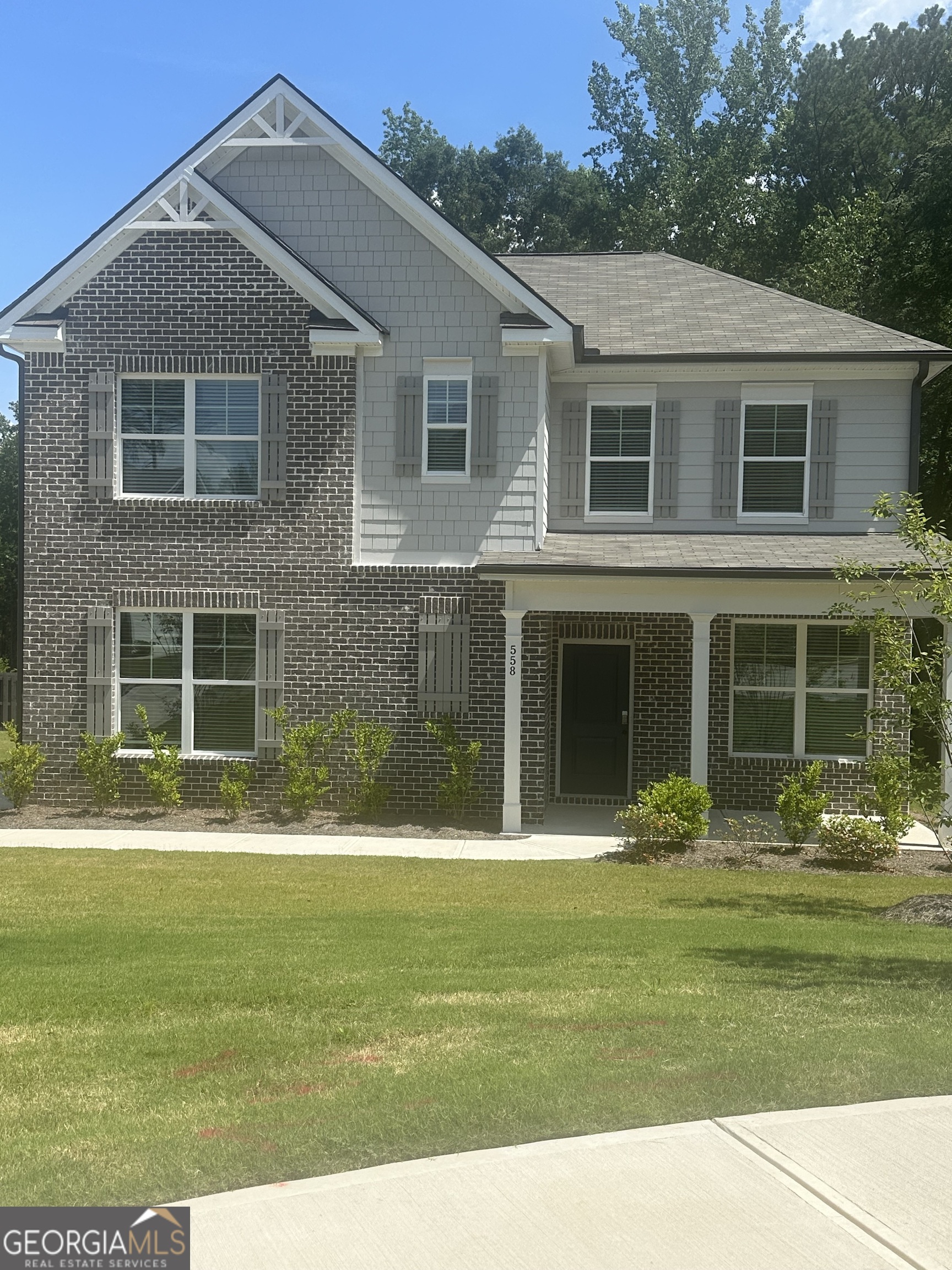 558 Abbott Court SE