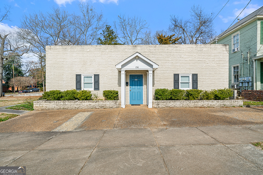 151 W Washington Street Property Photo 1