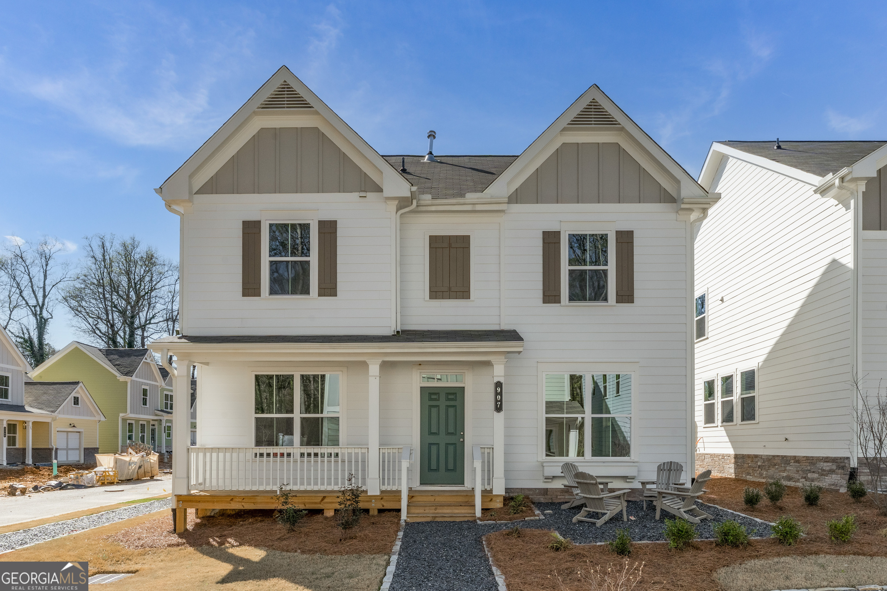 907 E Green Lane