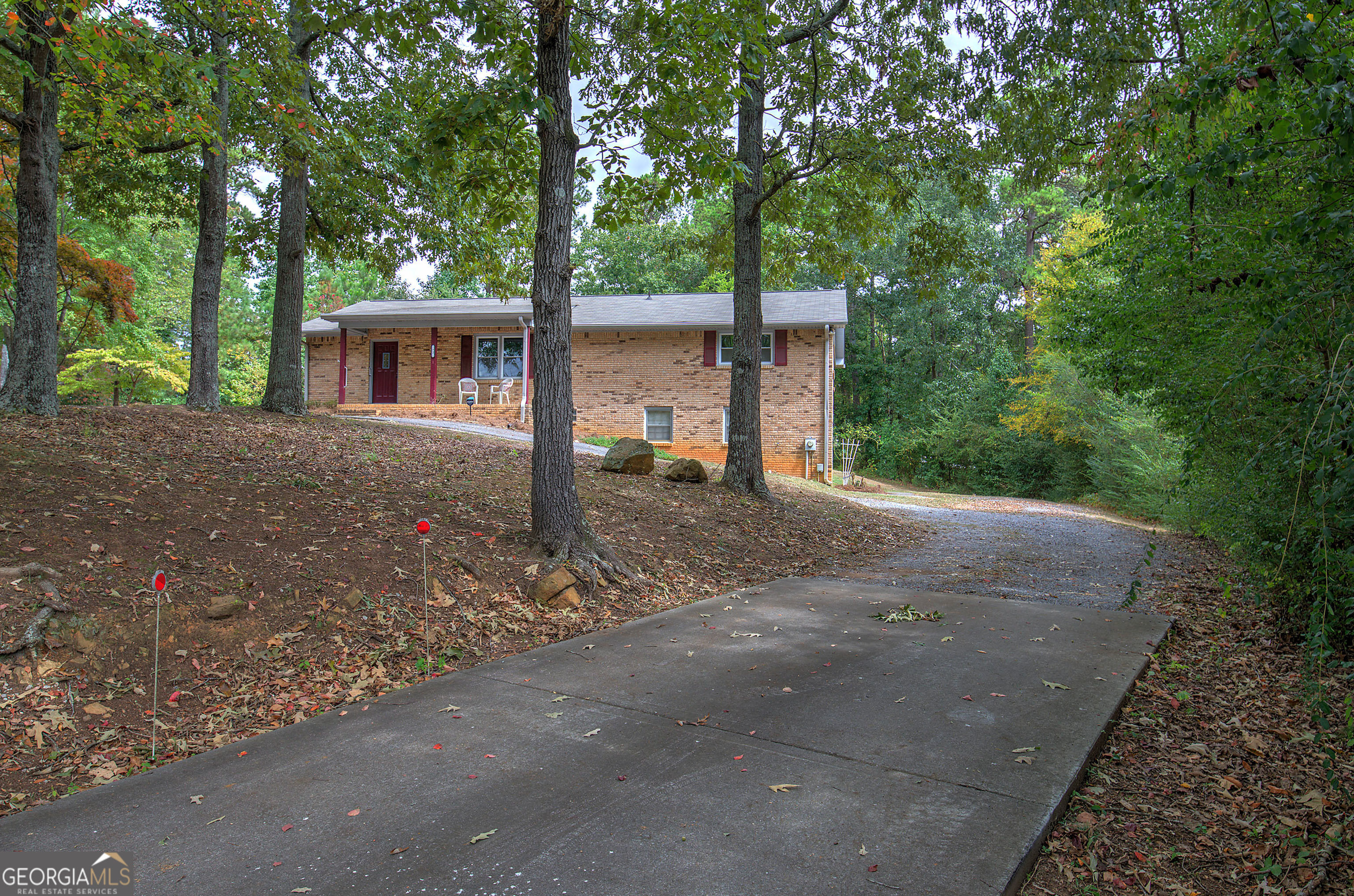 72 Bishop Drive Nw Property Photo 1