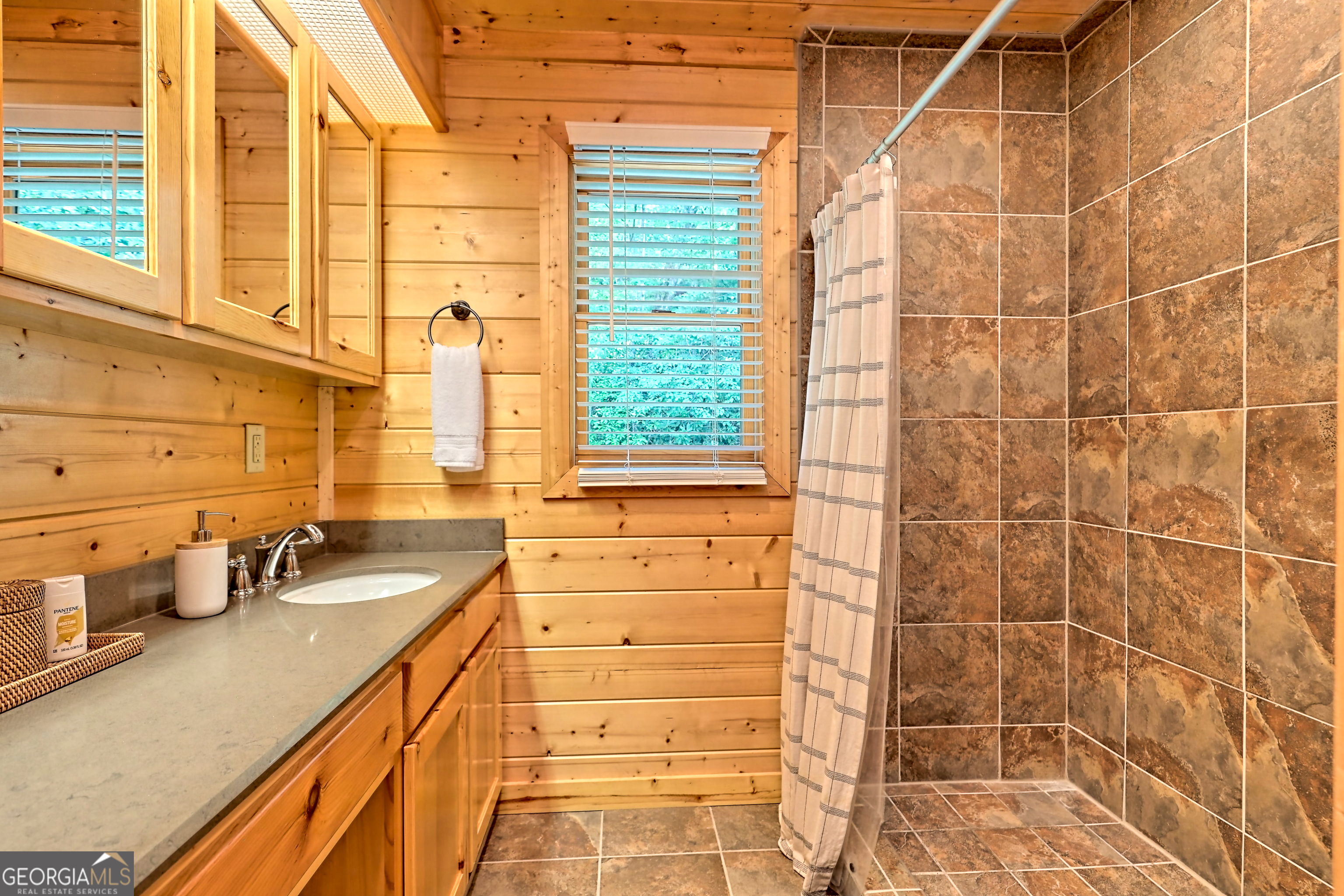 672 Screamer Drive Property Photo 12