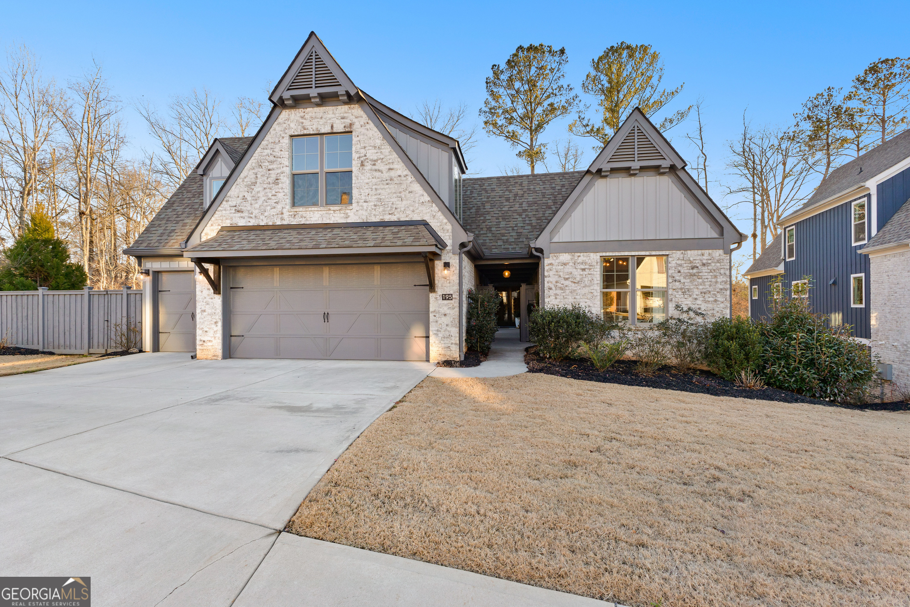 195 Arbor Garden Circle Property Photo
