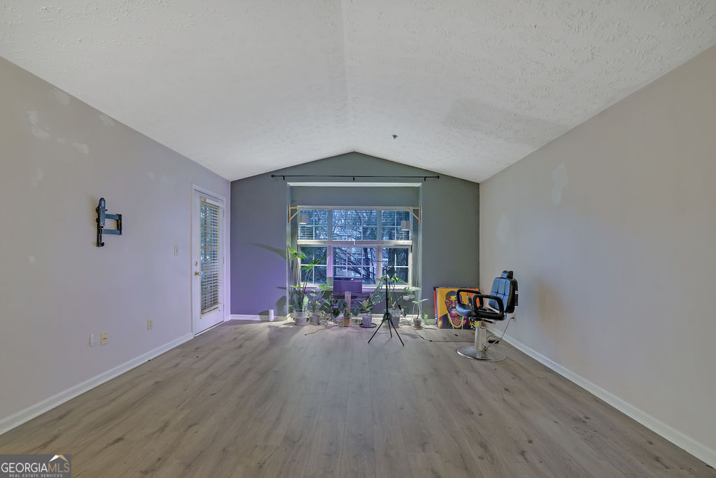 533 Bentley Place Property Photo 4